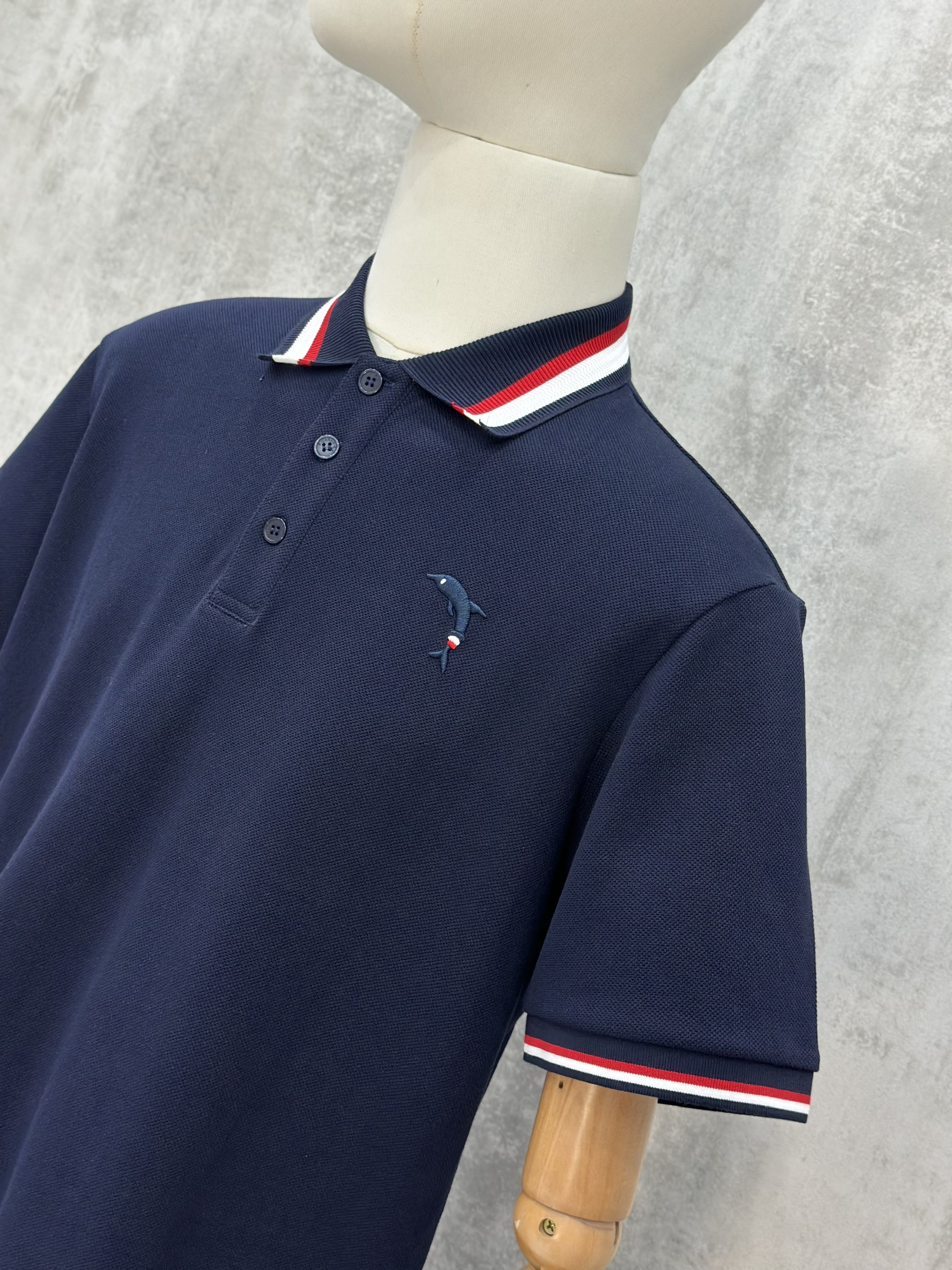 Áo polo Caras kẻ sọc tay cổ bo viền logo thêu Cá Heo ngực Đen Trắng Xanh Than Like Auth S-XL VTN\XANH THAN