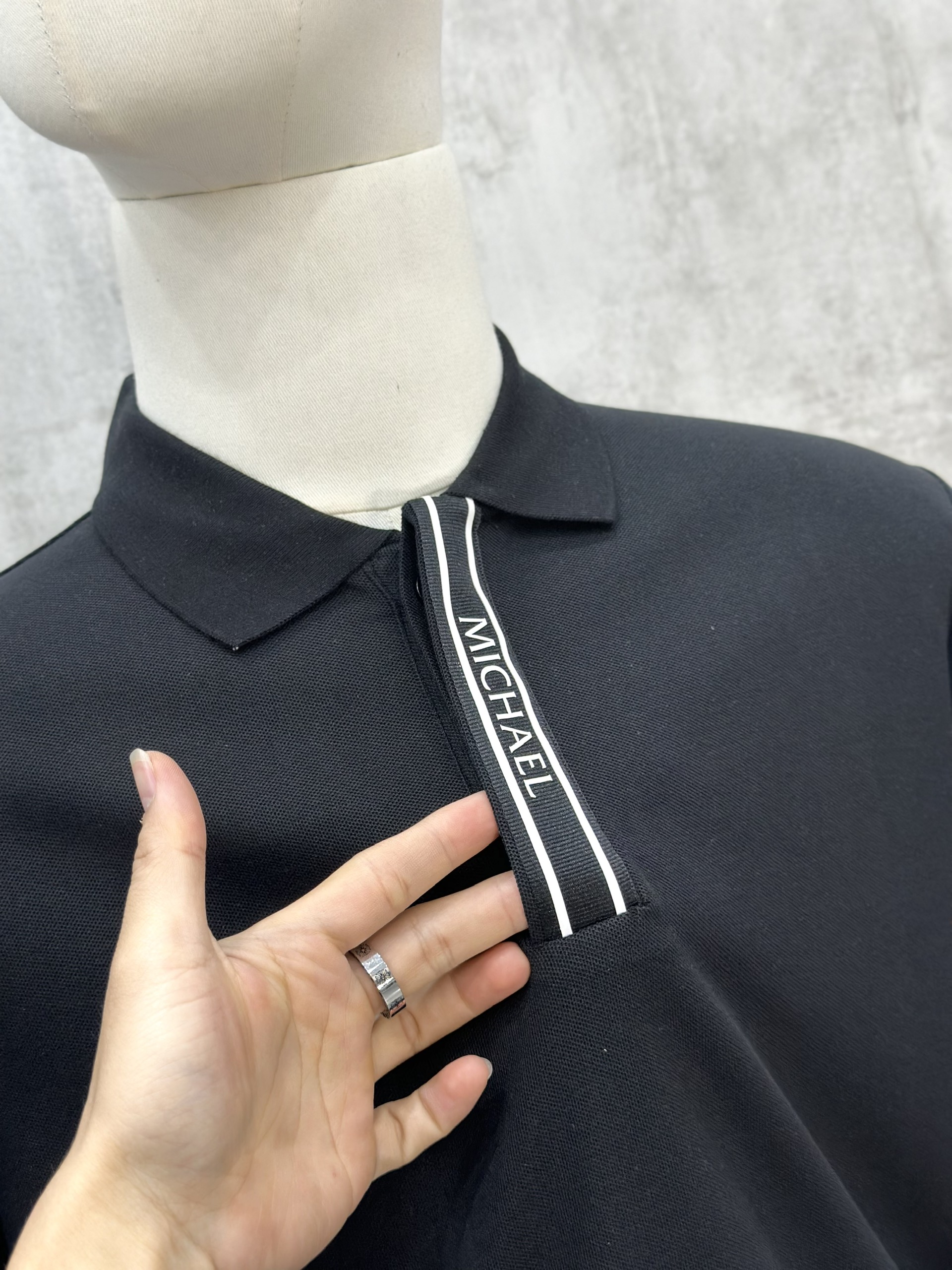 Áo polo Michael kẻ khuy cổ Đen Trắng Like Auth S-XL VTN\Đen