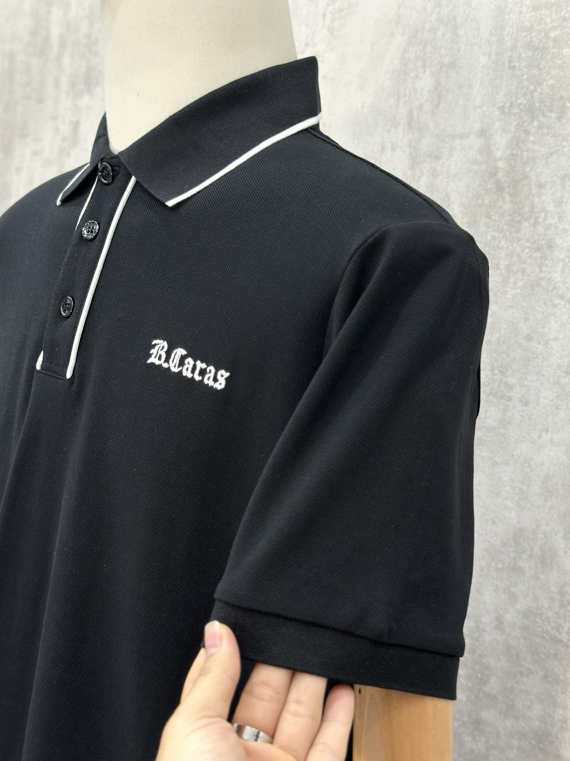 Áo polo Michael kẻ khuy cổ Đen Trắng logo thêu ngực Like Auth S-XL VTN\Đen