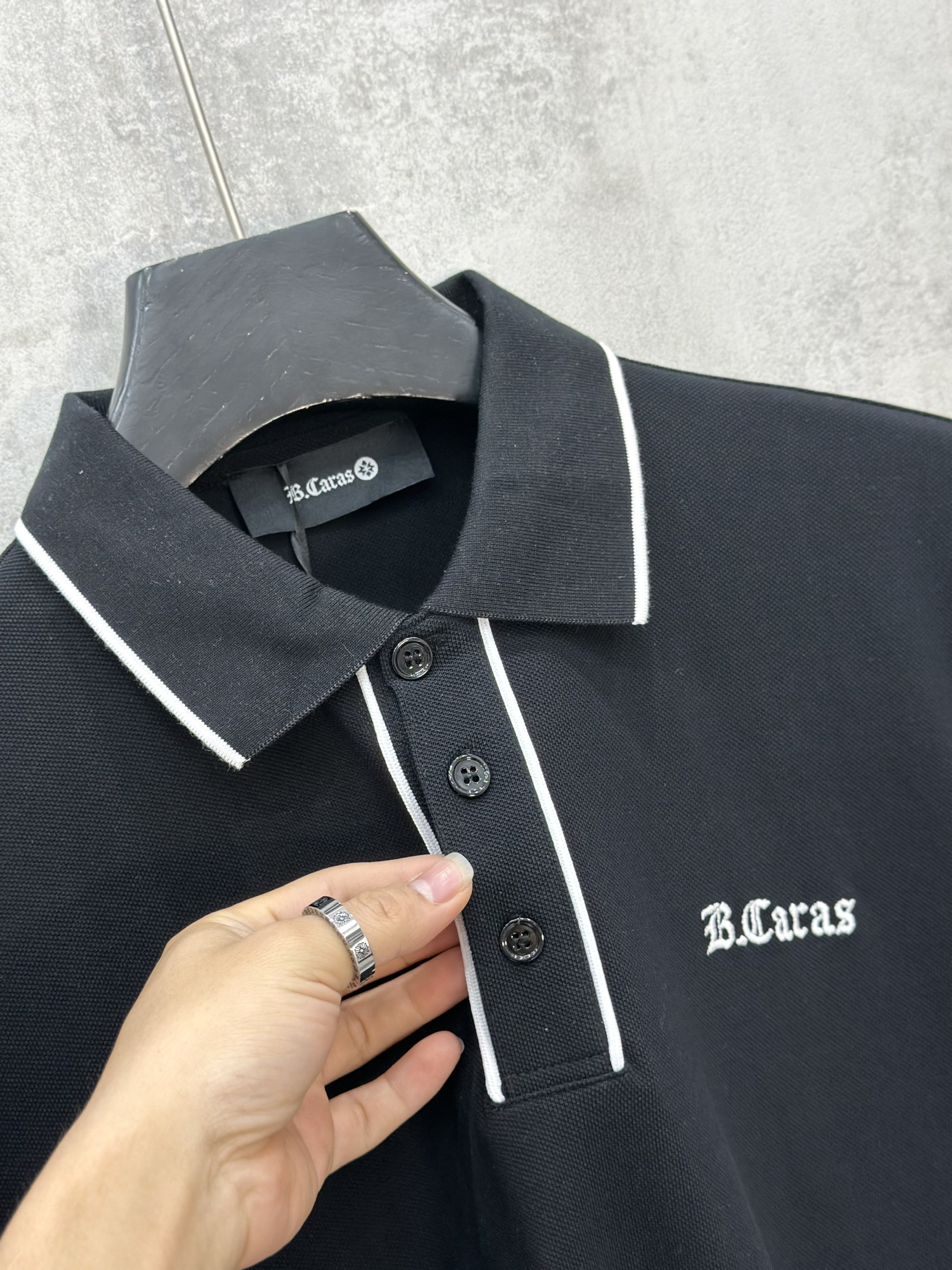 Áo polo Michael kẻ khuy cổ Đen Trắng logo thêu ngực Like Auth S-XL VTN\Đen