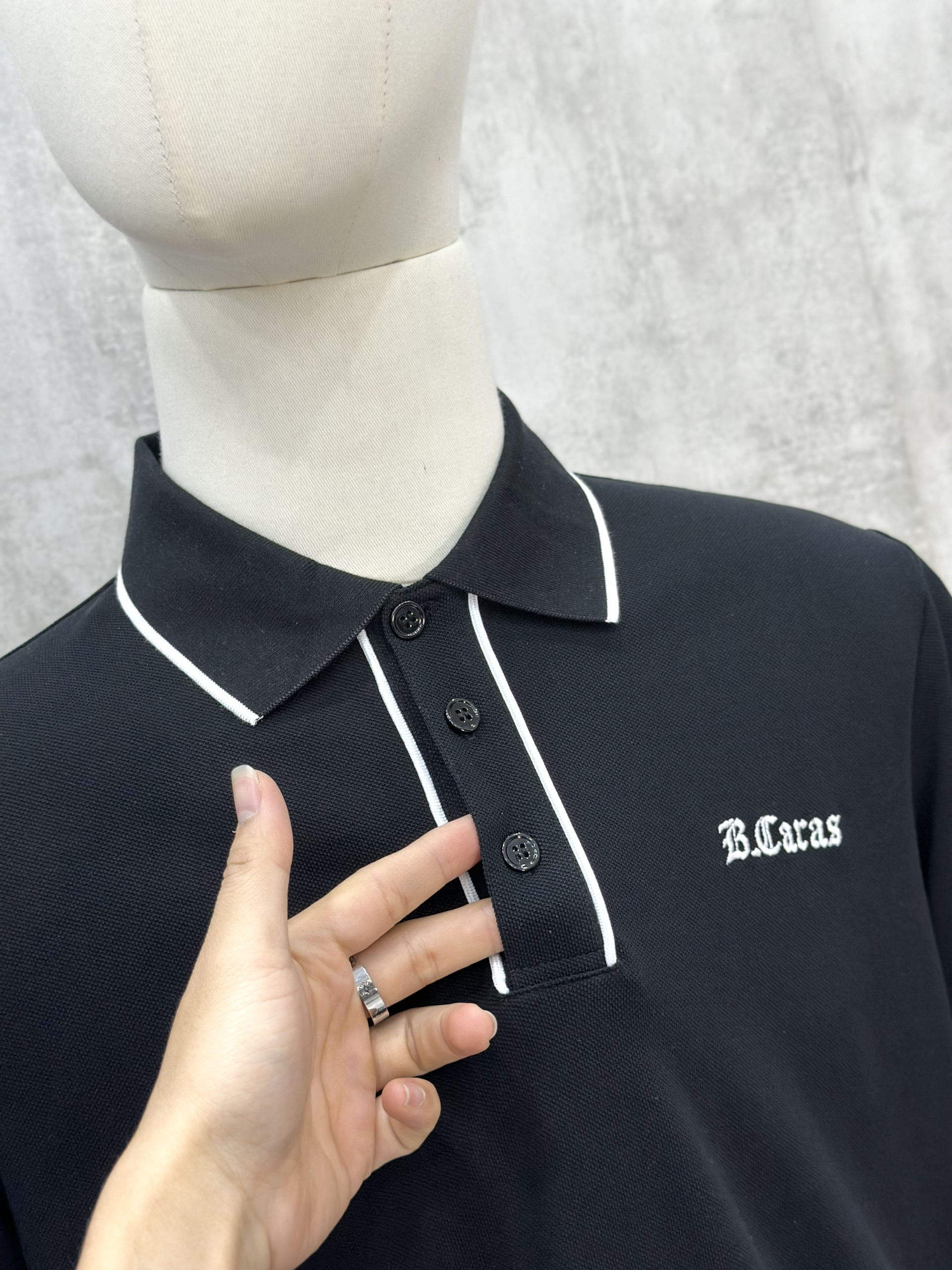 Áo polo Michael kẻ khuy cổ Đen Trắng logo thêu ngực Like Auth S-XL VTN\Đen