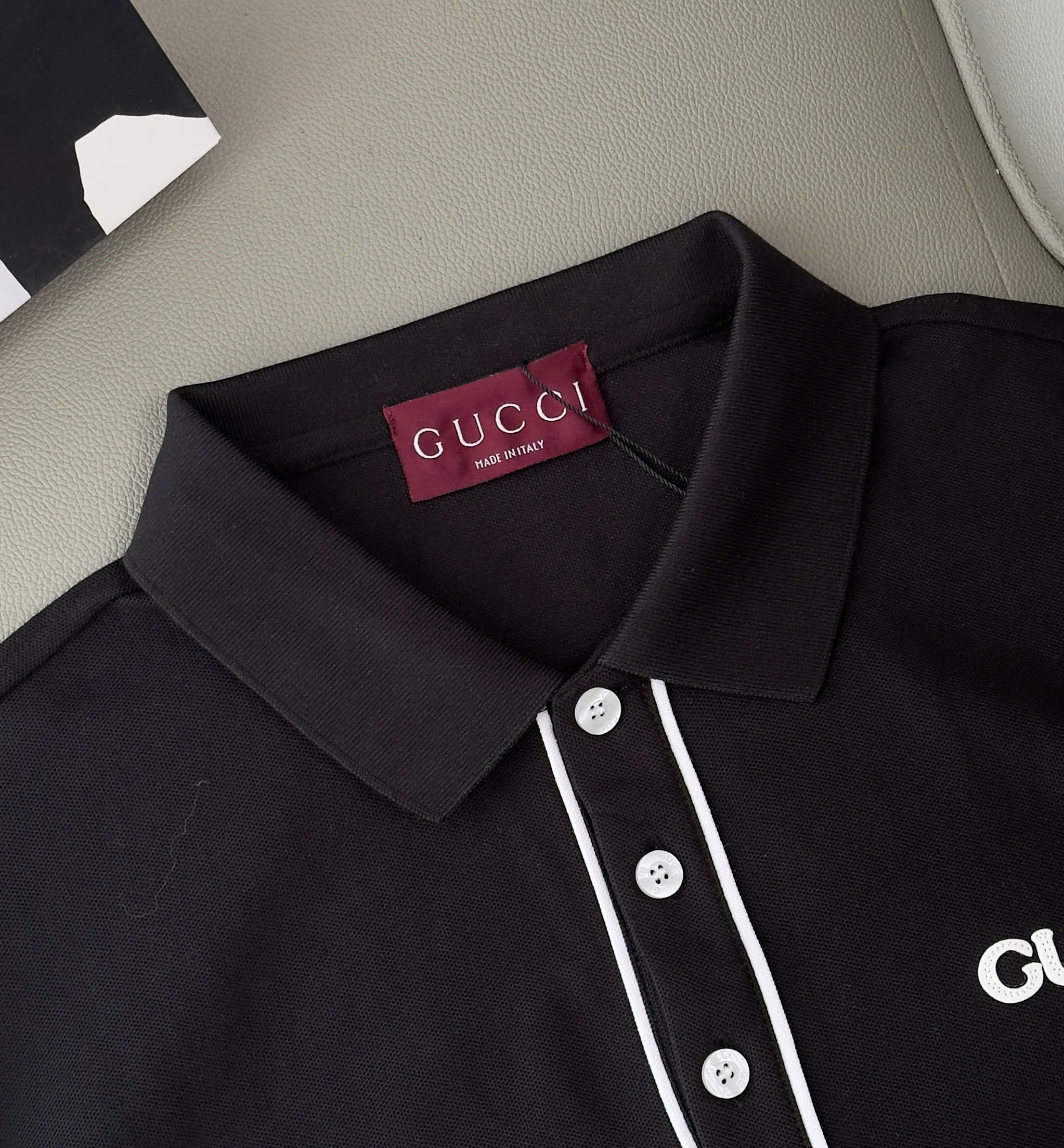 Áo polo Gucci GC viền khuy cổ kẻ Đen Trắng logo thêu ngực Like Auth M-XXL DDT\Đen