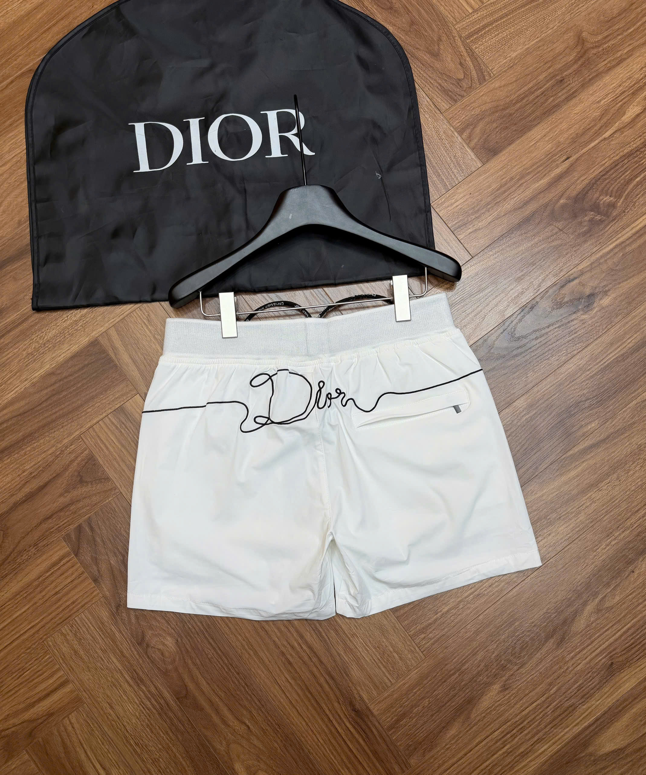 Quần short đùi gió Dior CD logo bo cạp tag đùi Like Auth S-XL MK