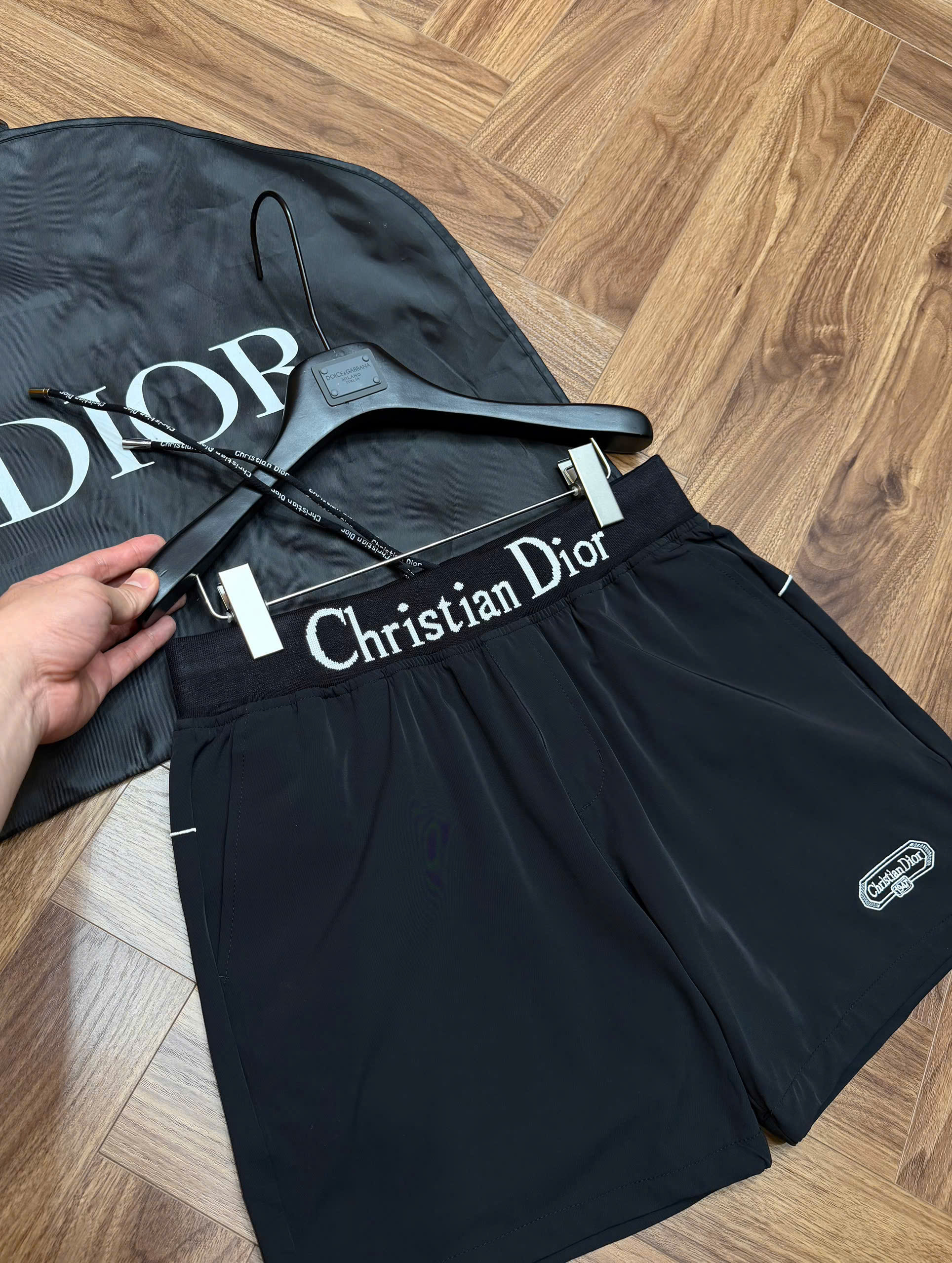 Quần short đùi gió Dior CD logo bo cạp tag đùi Like Auth S-XL MK