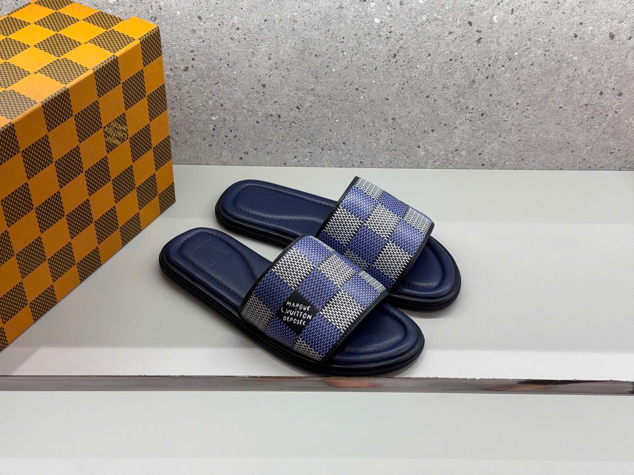 Dép lê quai ngang-chéo Louis Vuitton LV Xanh Than họa tiết Caro Like Auth 38-43 LK