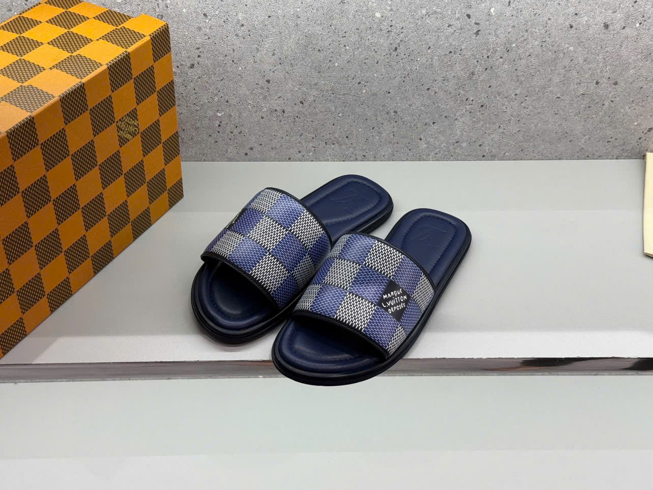 Dép lê quai ngang-chéo Louis Vuitton LV Xanh Than họa tiết Caro Like Auth 38-43 LK