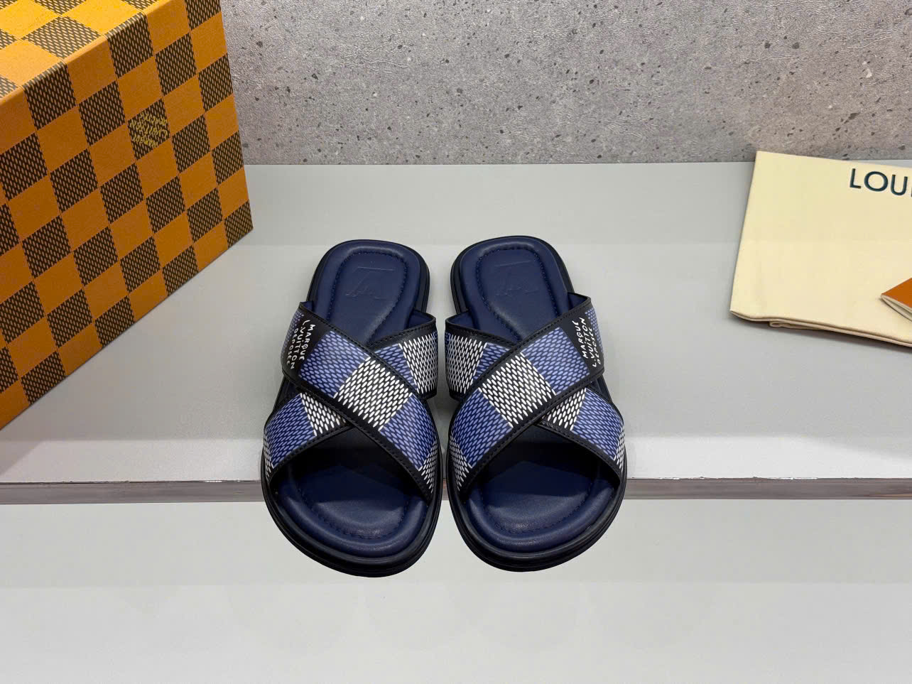 Dép lê quai ngang-chéo Louis Vuitton LV Xanh Than họa tiết Caro Like Auth 38-43 LK