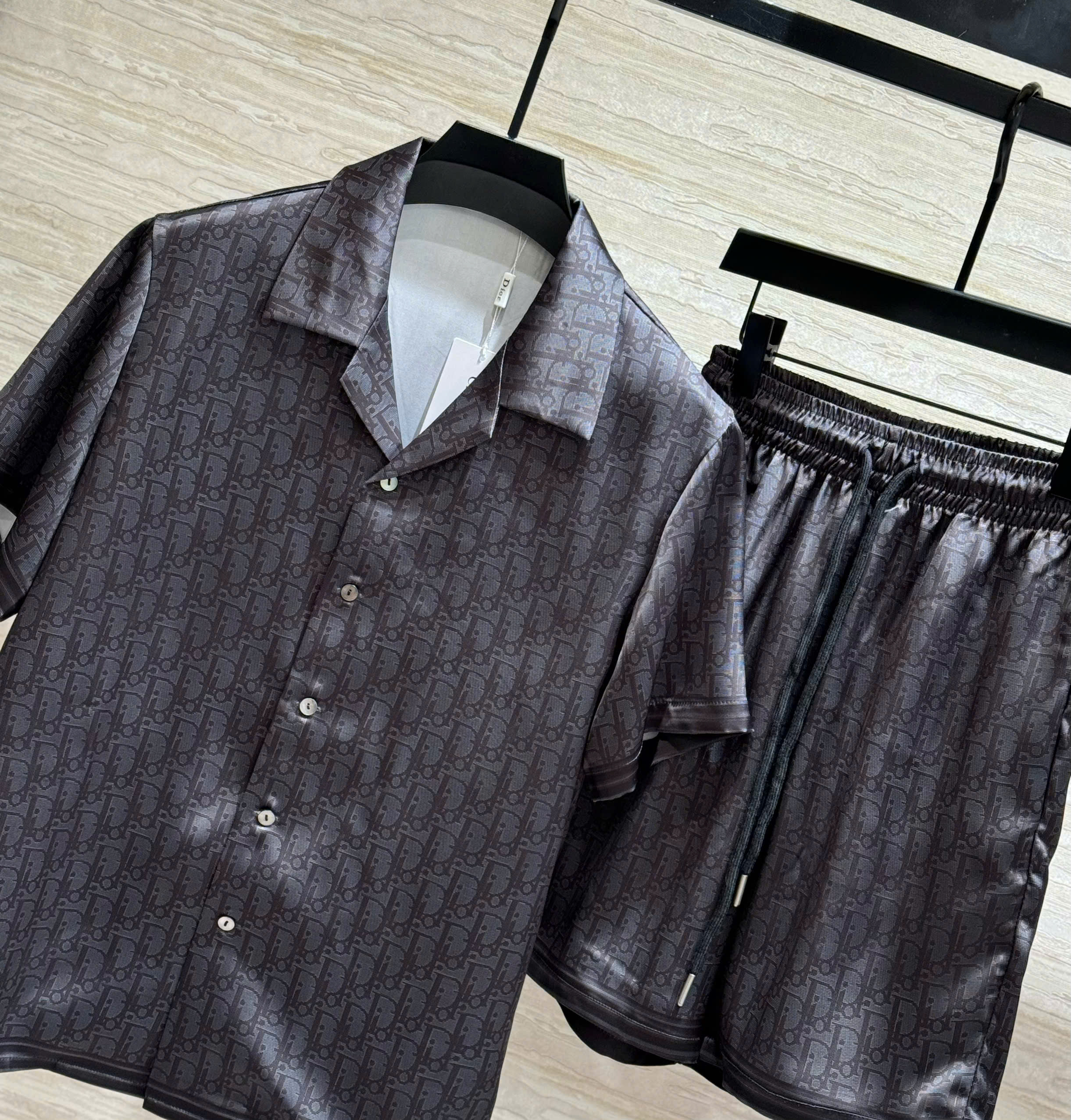 Set bộ lụa hè Dior CD Đen họa tiết Obique full chữ Xám Like Auth M-XXL DDT