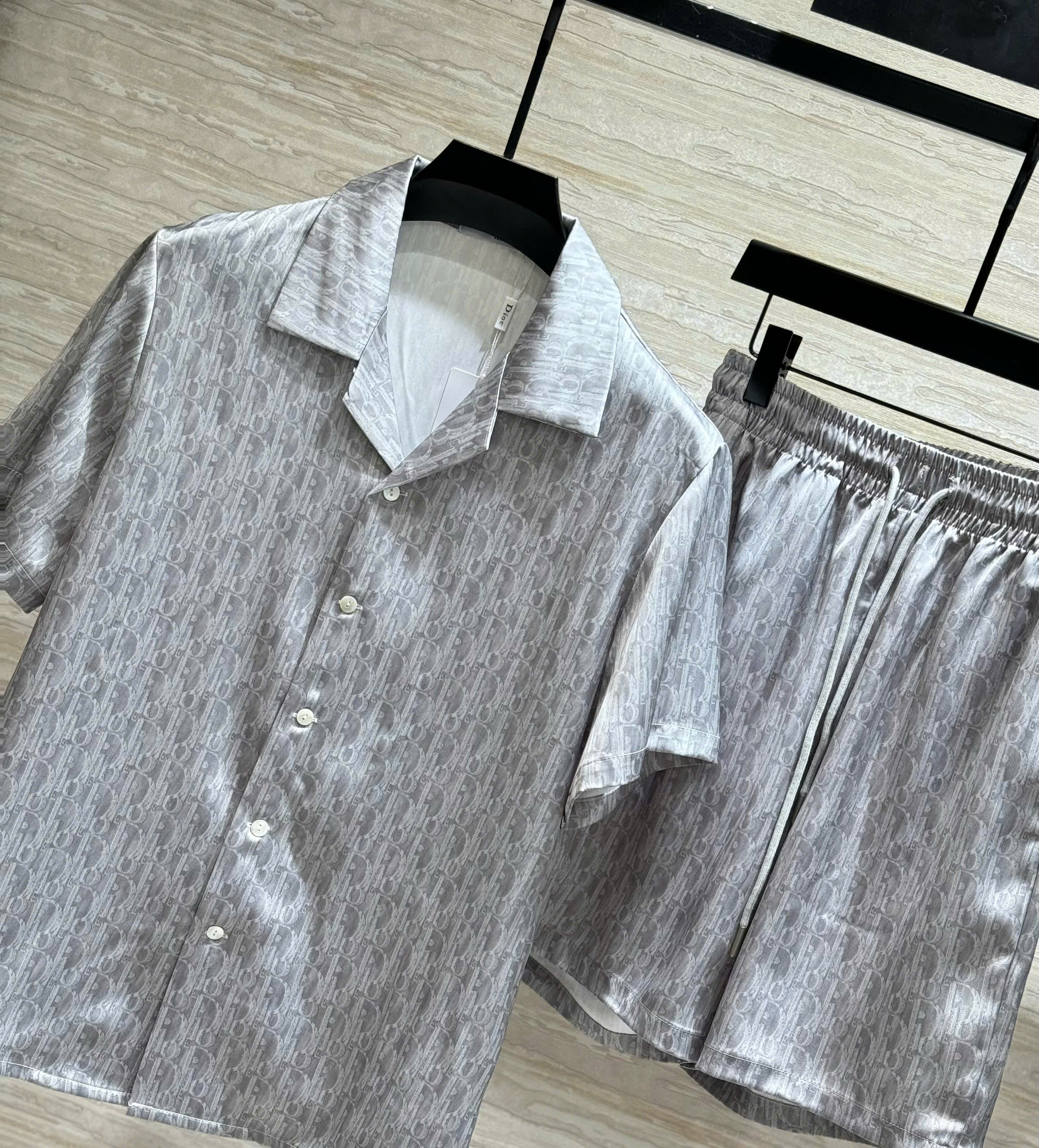 Set bộ lụa hè Dior CD Xám họa tiết Obique full Like Auth M-XXL DDT