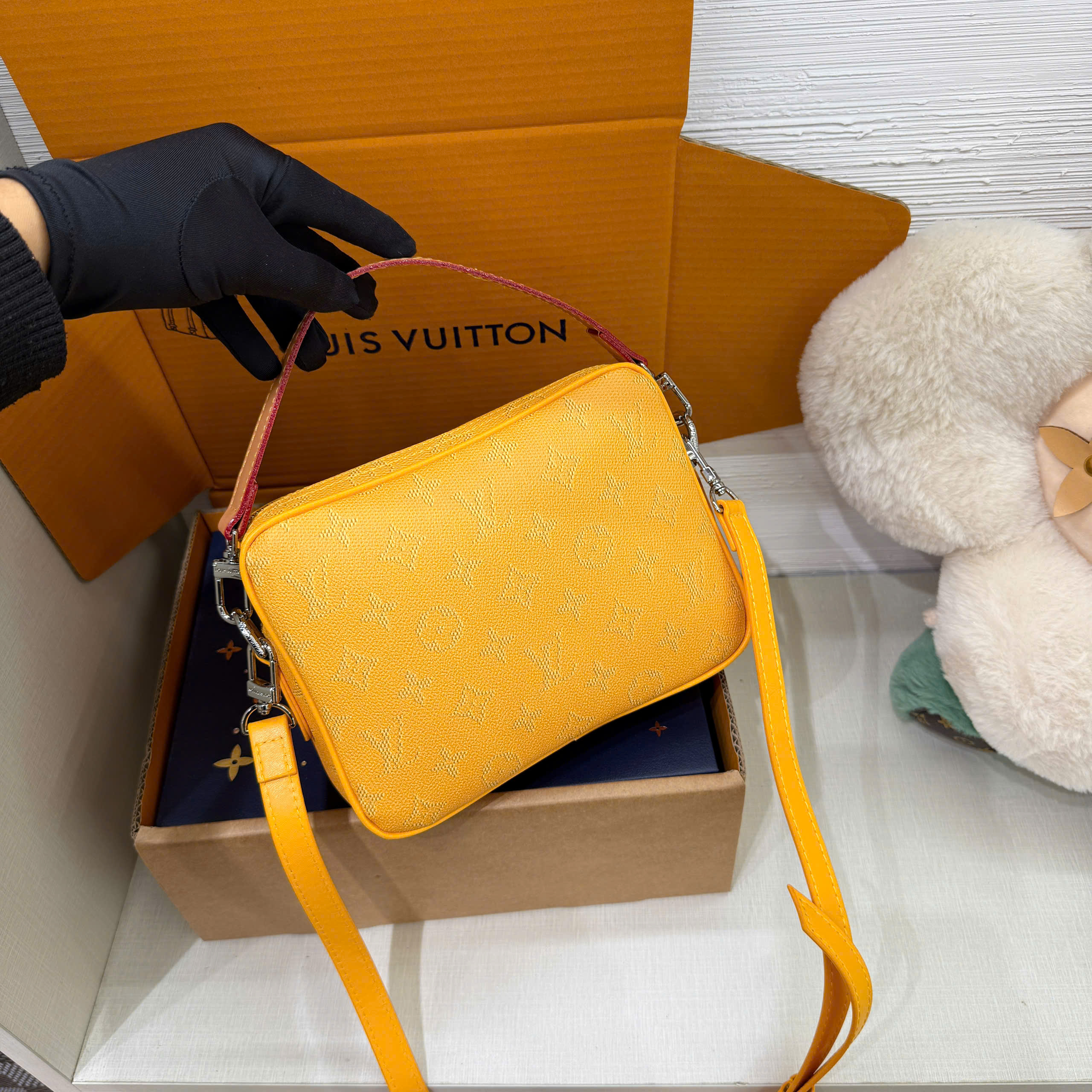 Túi đeo chéo Clutch Louis Vuitton LV Vàng Monogram Archive 2in1 Like Auth 1-1 on web 25x18x11 PLD