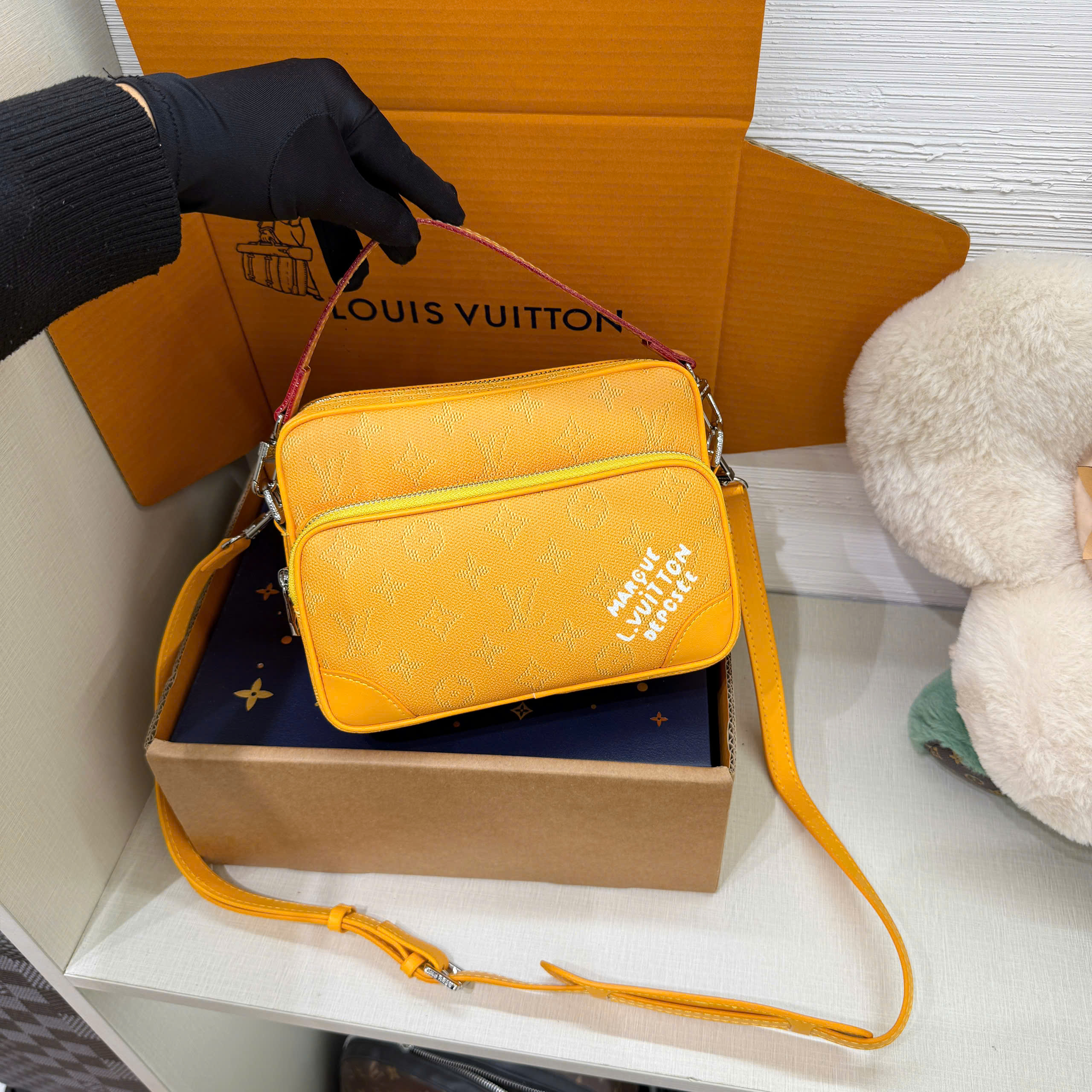 Túi đeo chéo Clutch Louis Vuitton LV Vàng Monogram Archive 2in1 Like Auth 1-1 on web 25x18x11 PLD