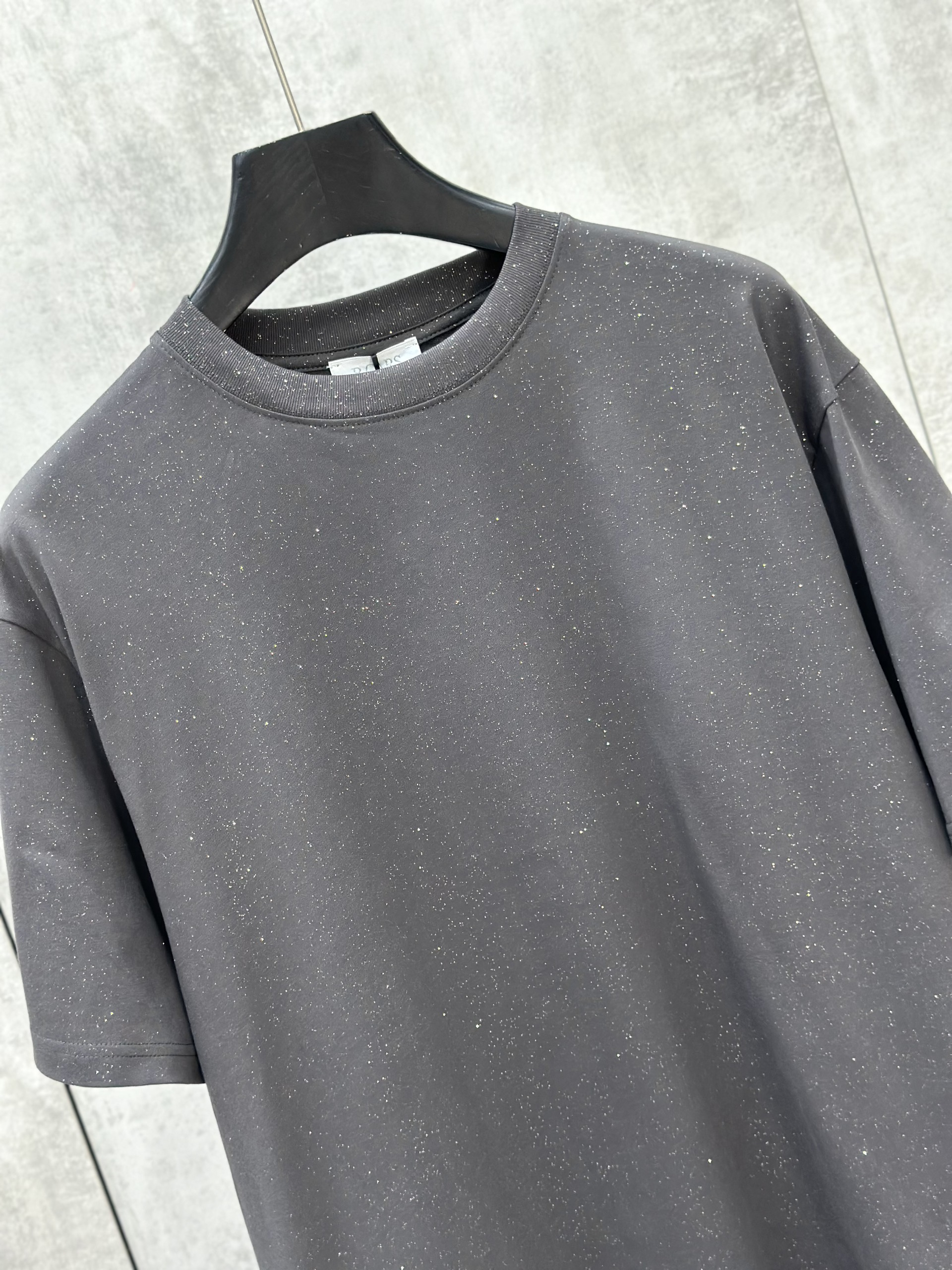 Áo phông T shirt Caras Xám bụi sơn new 2026 Like Auth S-XL VTN