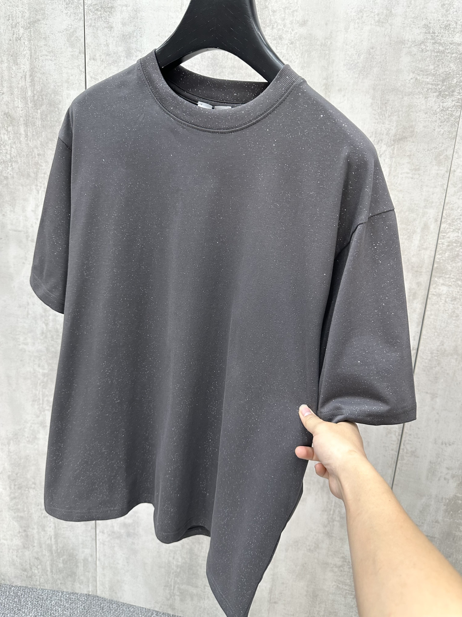 Áo phông T shirt Caras Xám bụi sơn new 2026 Like Auth S-XL VTN