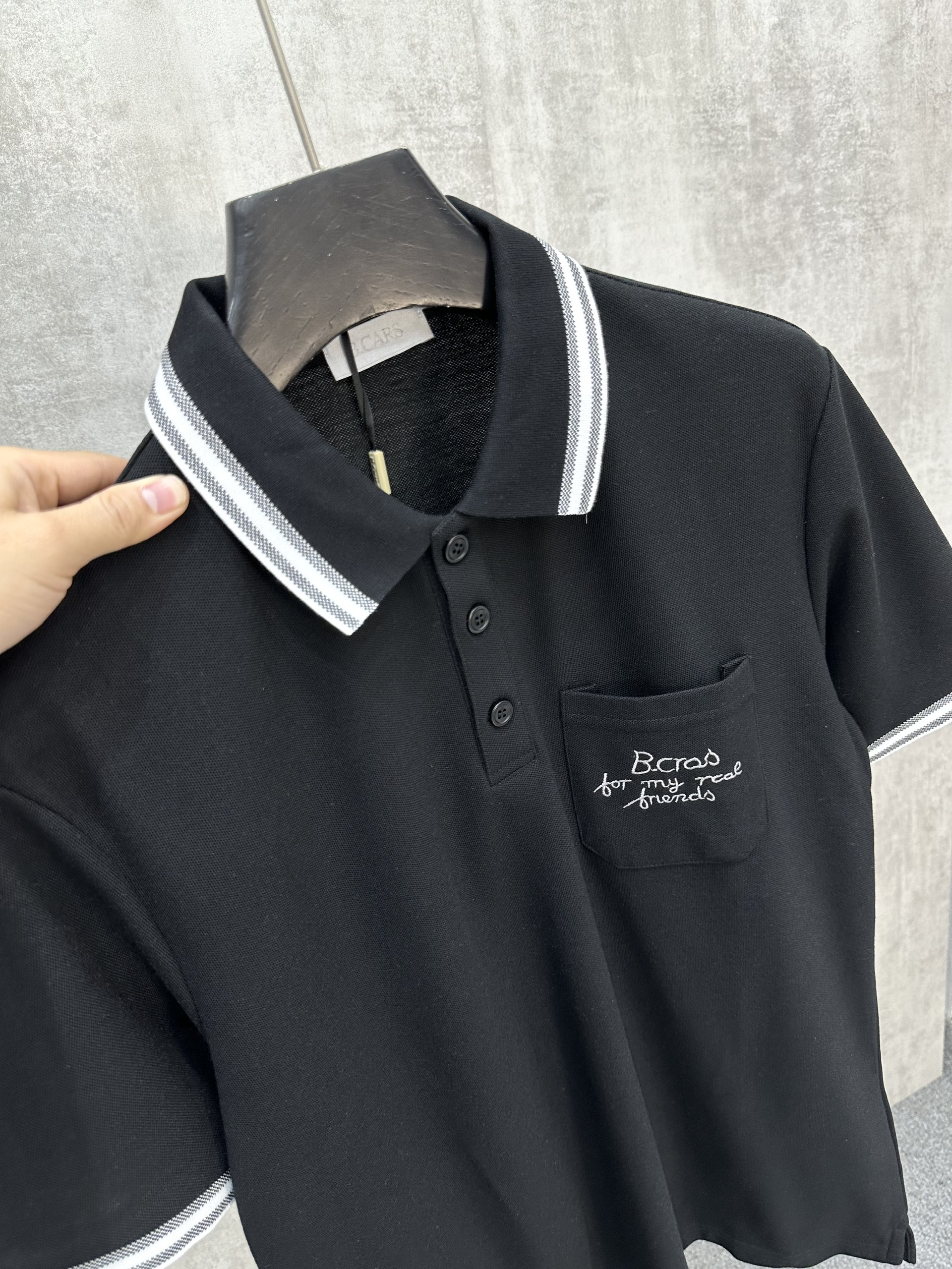 Áo polo Caras logo thêu túi ngực kẻ sọc viền tay cổ new 2026 Like Auth S-XL VTN