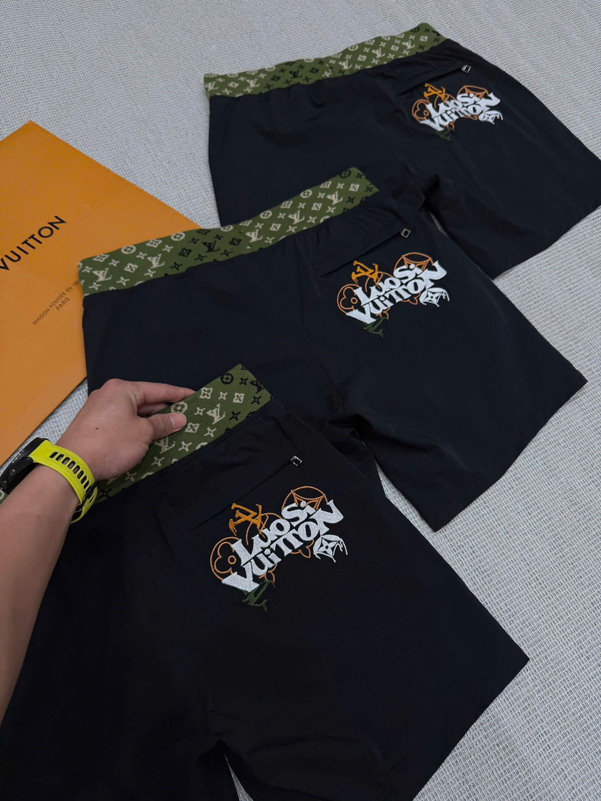 Quần short đùi gió Louis Vuitton LV cạp nâu monogram logo thêu đùi Like Auth S-XL MK