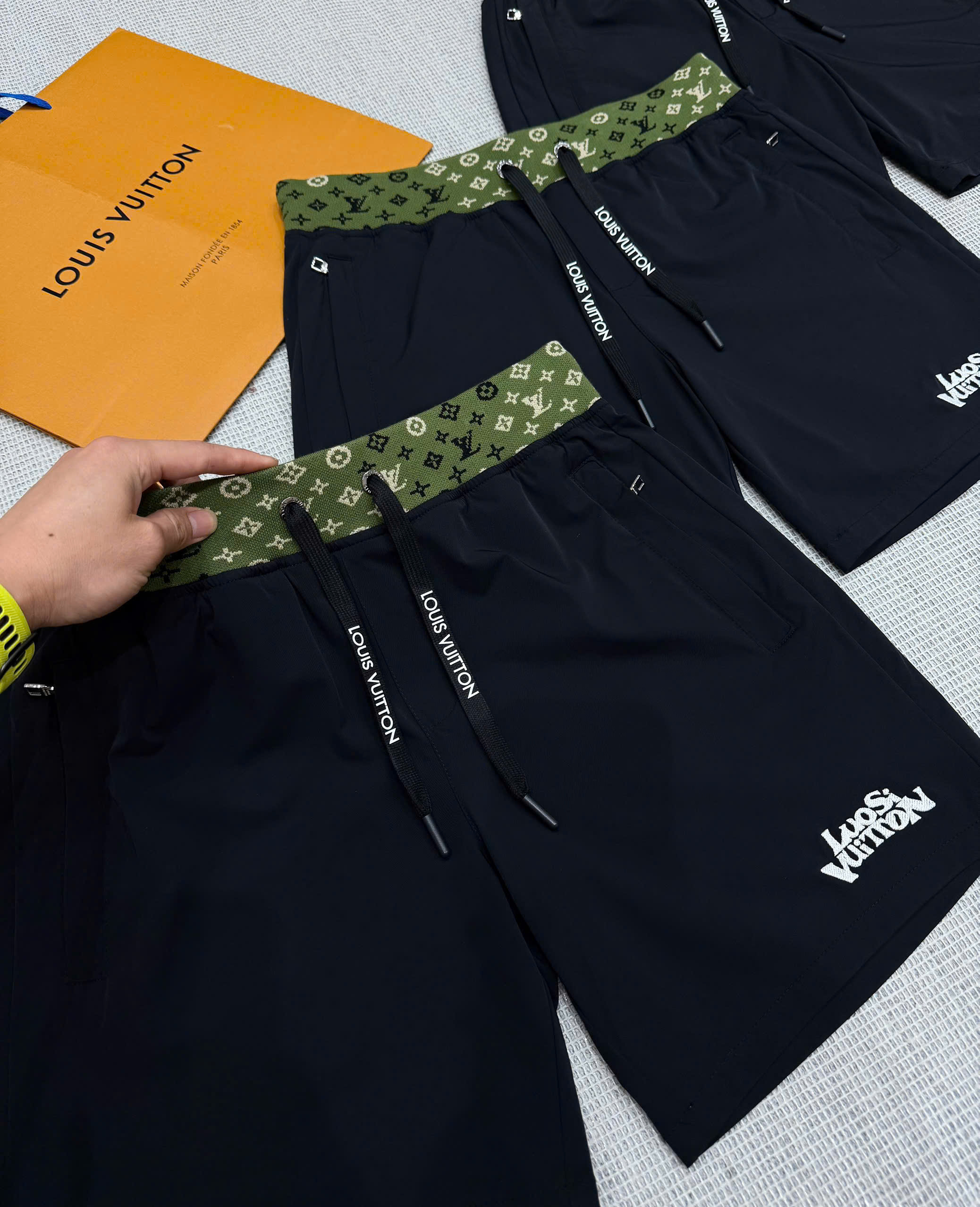 Quần short đùi gió Louis Vuitton LV cạp nâu monogram logo thêu đùi Like Auth S-XL MK