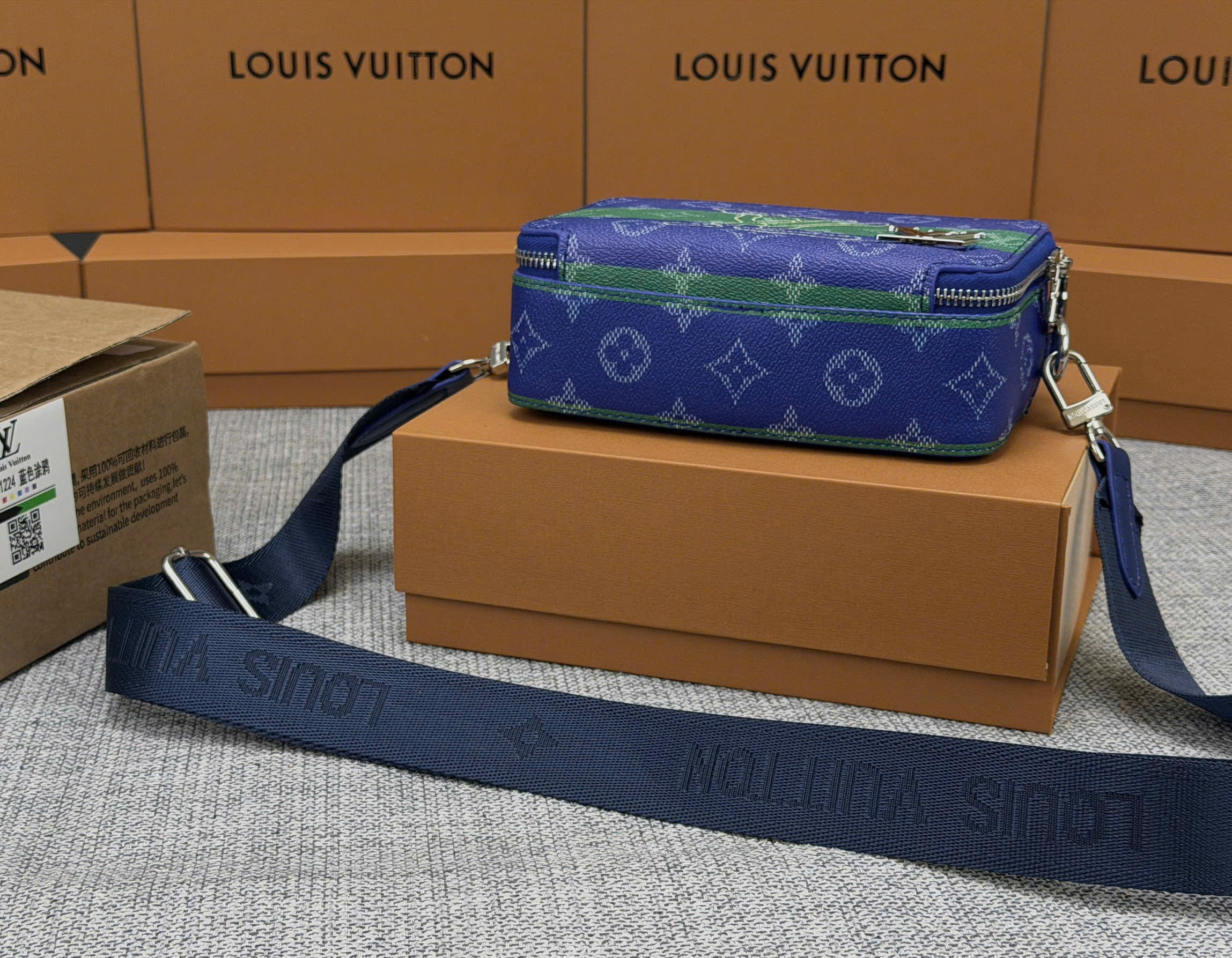 Túi đeo chéo Louis Vuitton LV Alpha Wearable Xanh monogram new 2026 Like Auth 19x11x7 MK