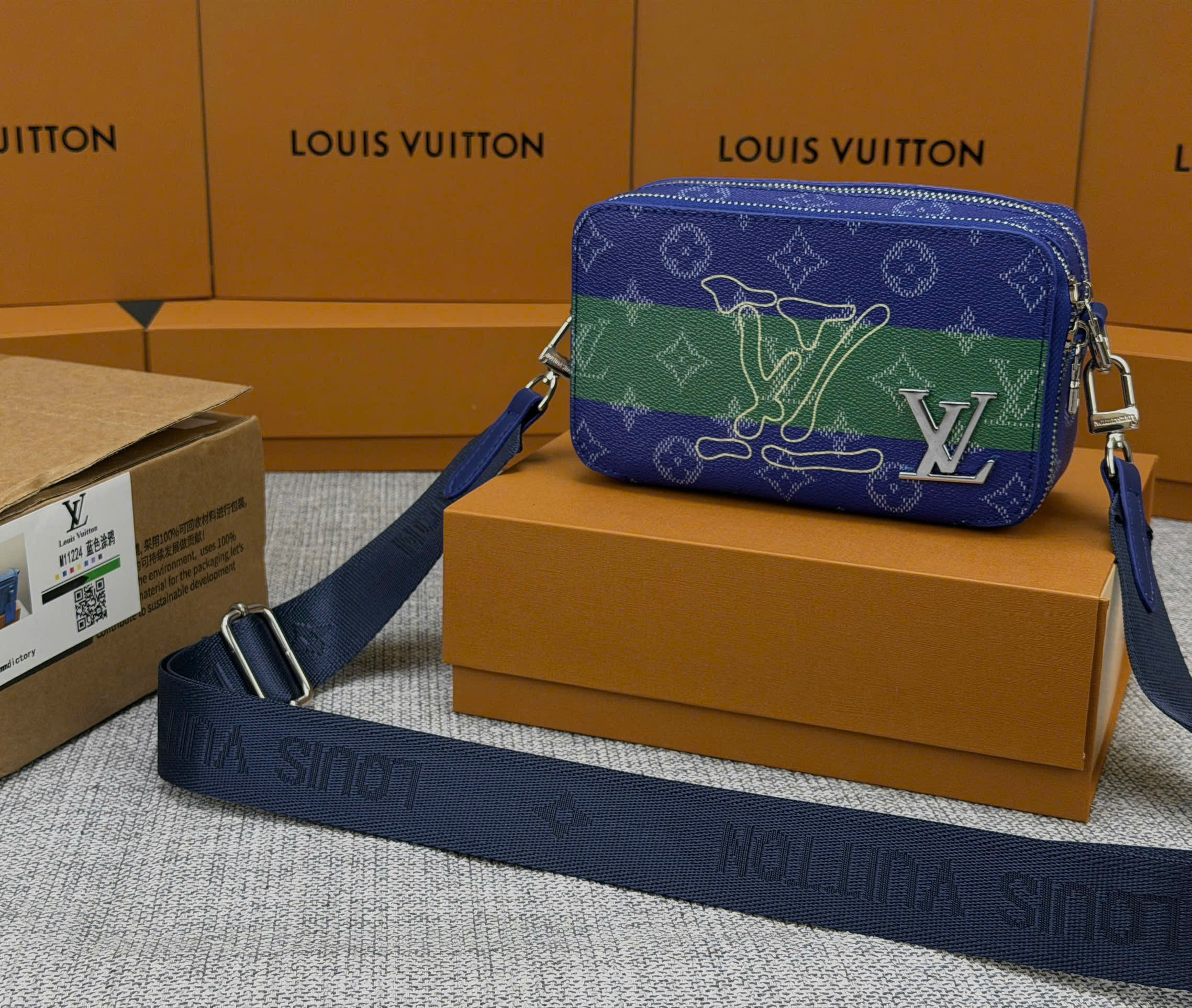 Túi đeo chéo Louis Vuitton LV Alpha Wearable Xanh monogram new 2026 Like Auth 19x11x7 MK