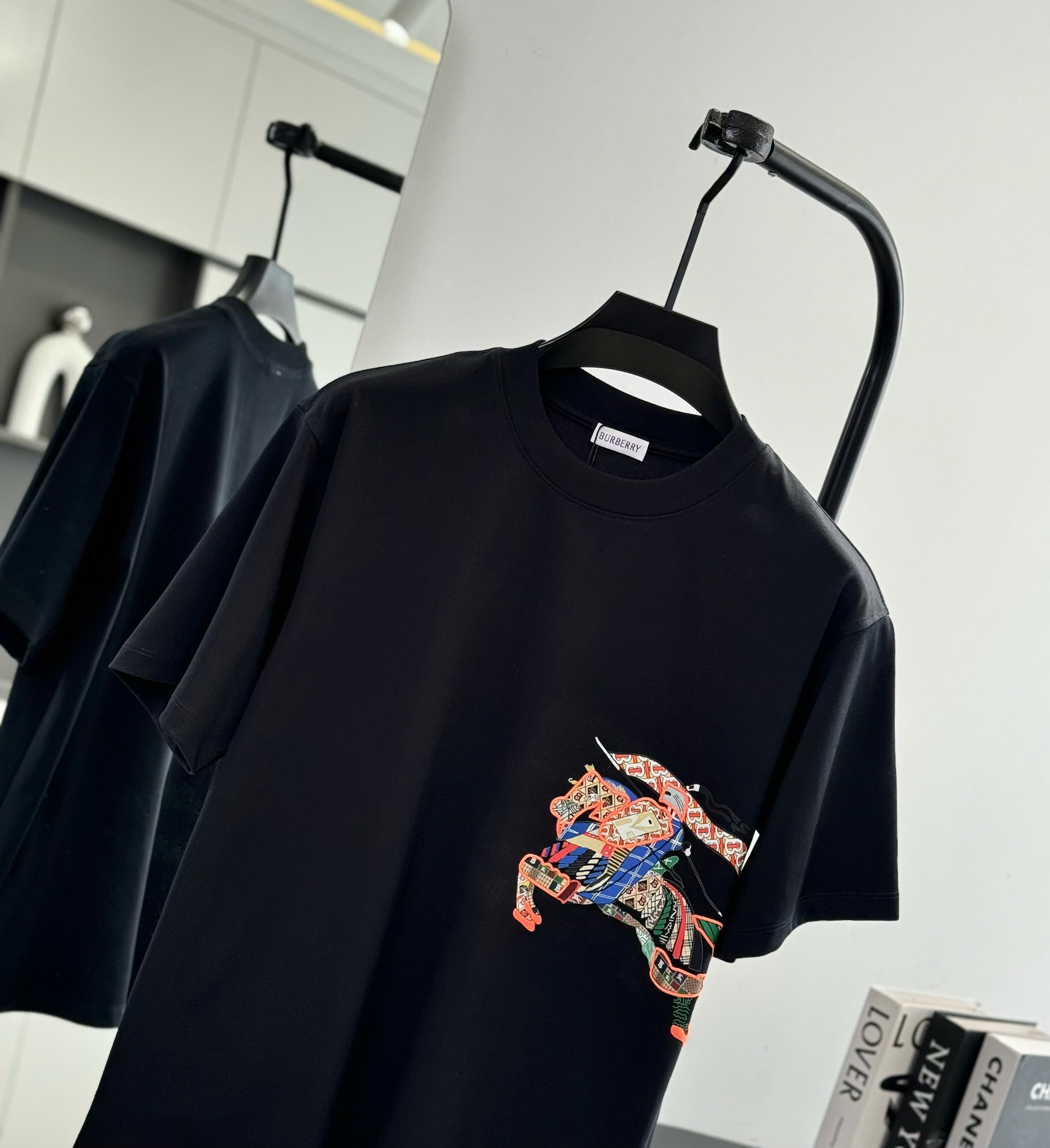 Áo phông T shirt Burberry BBR Kỵ Sỹ Ngựa Bay tag wash sườn thổ cẩm Like Auth S-L DDT\Đen