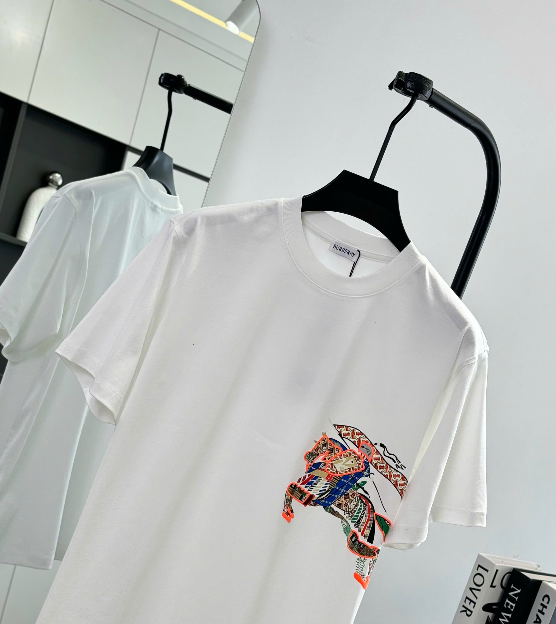 Áo phông T shirt Burberry BBR Kỵ Sỹ Ngựa Bay tag wash sườn thổ cẩm Like Auth S-L DDT\Trắng