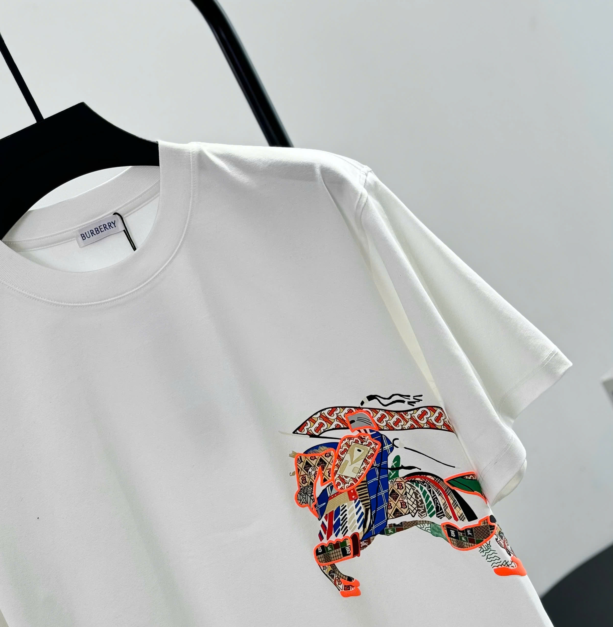 Áo phông T shirt Burberry BBR Kỵ Sỹ Ngựa Bay tag wash sườn thổ cẩm Like Auth S-L DDT\Trắng