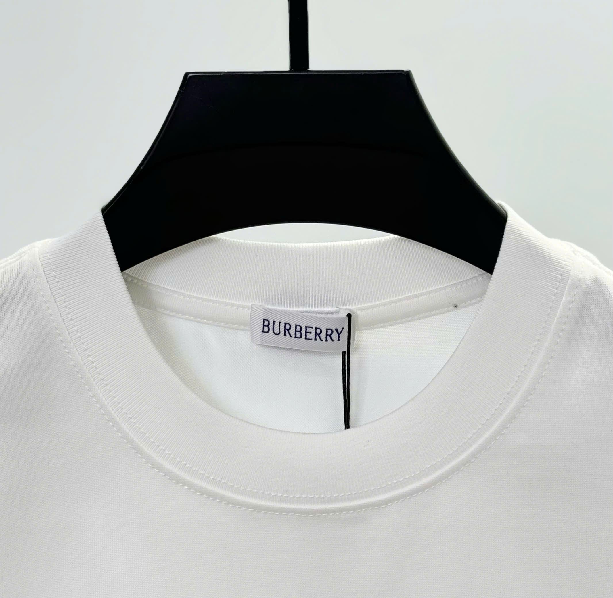 Áo phông T shirt Burberry BBR Trắng logo ngực wash ngựa bay kỵ sỹ Like Auth S-L DDT