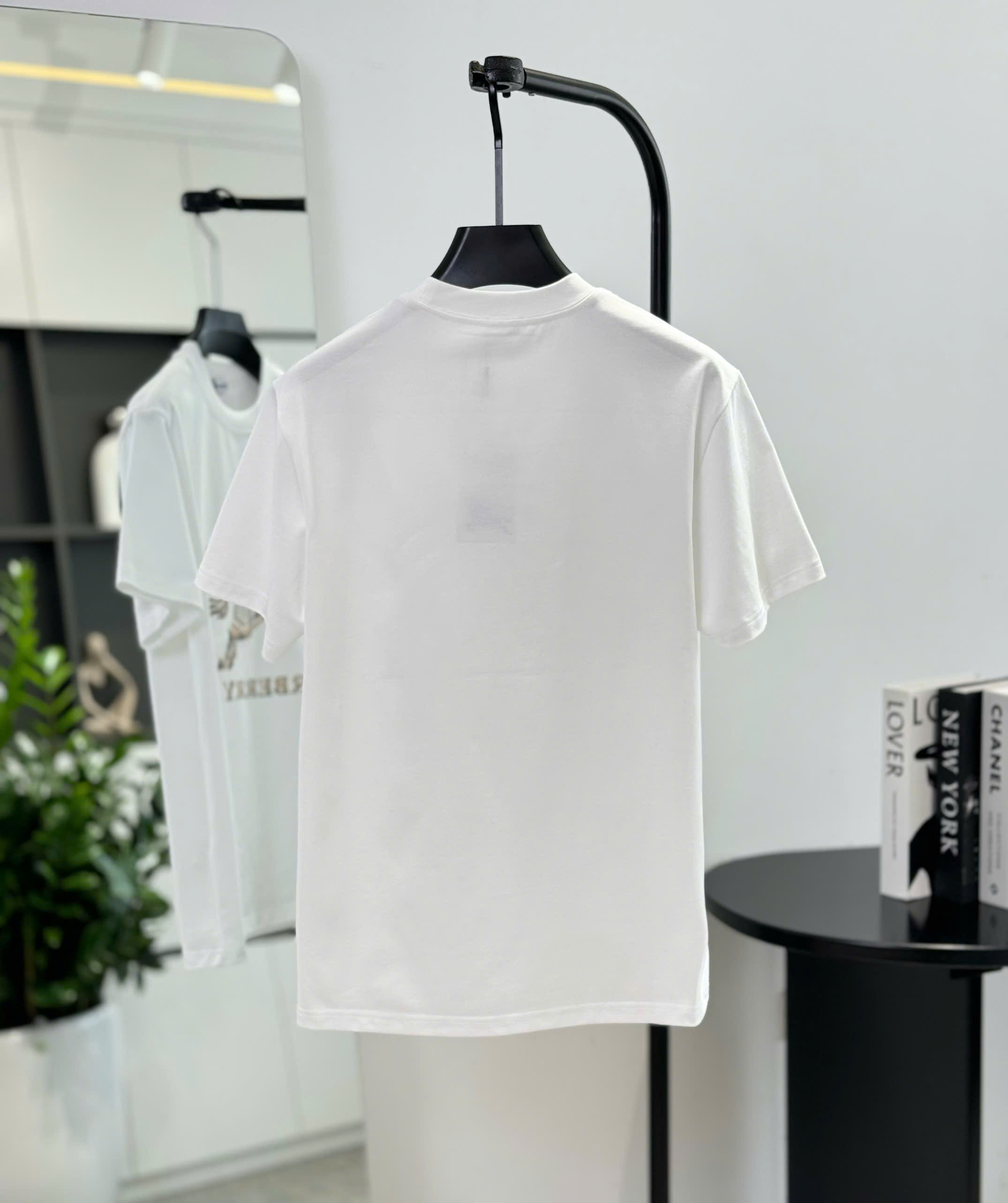 Áo phông T shirt Burberry BBR Trắng logo ngực wash ngựa bay kỵ sỹ Like Auth S-L DDT