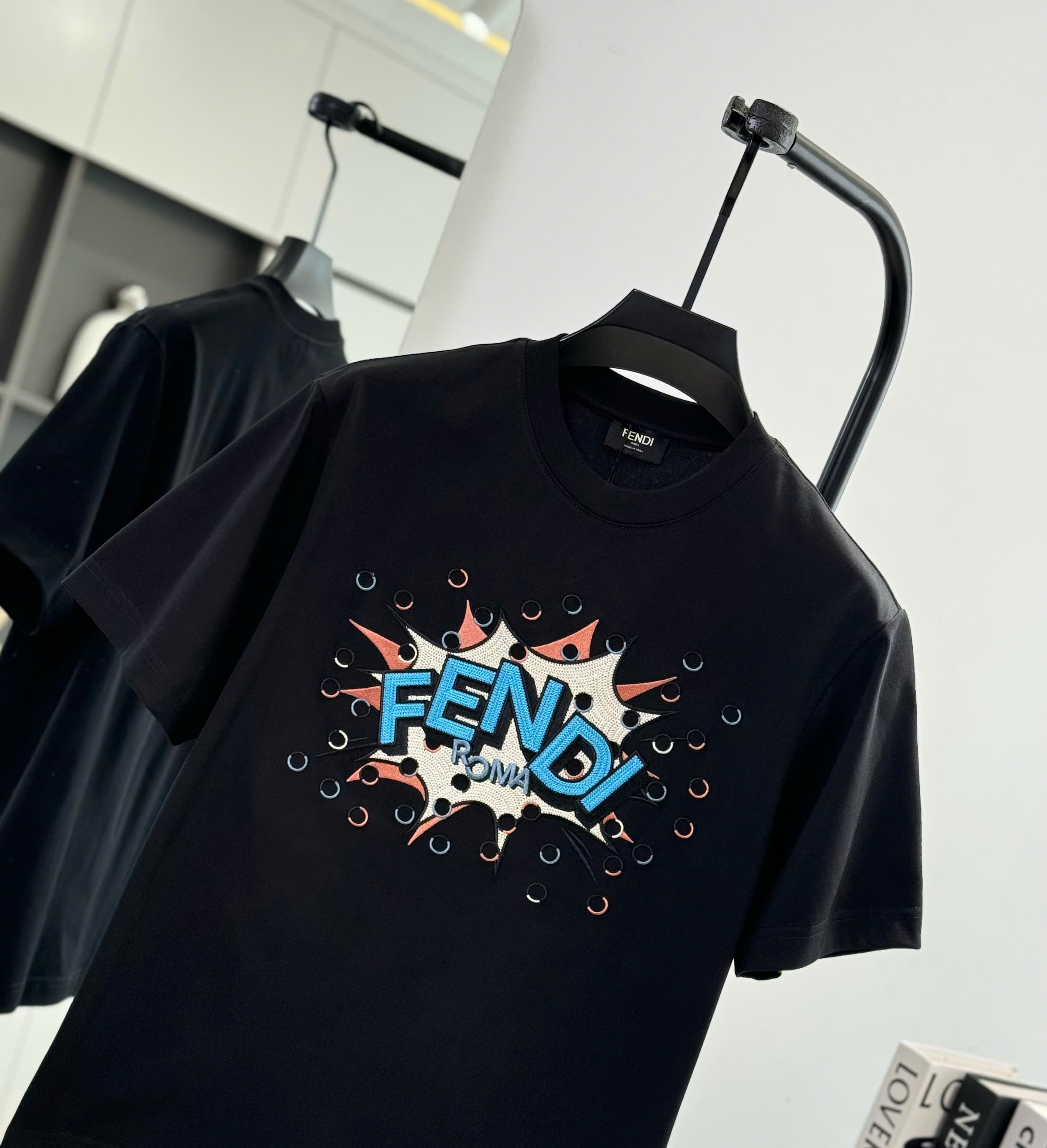 Áo phông T shirt Fendi FD logo thêu wash ngực Like Auth S-L DDT\Đen