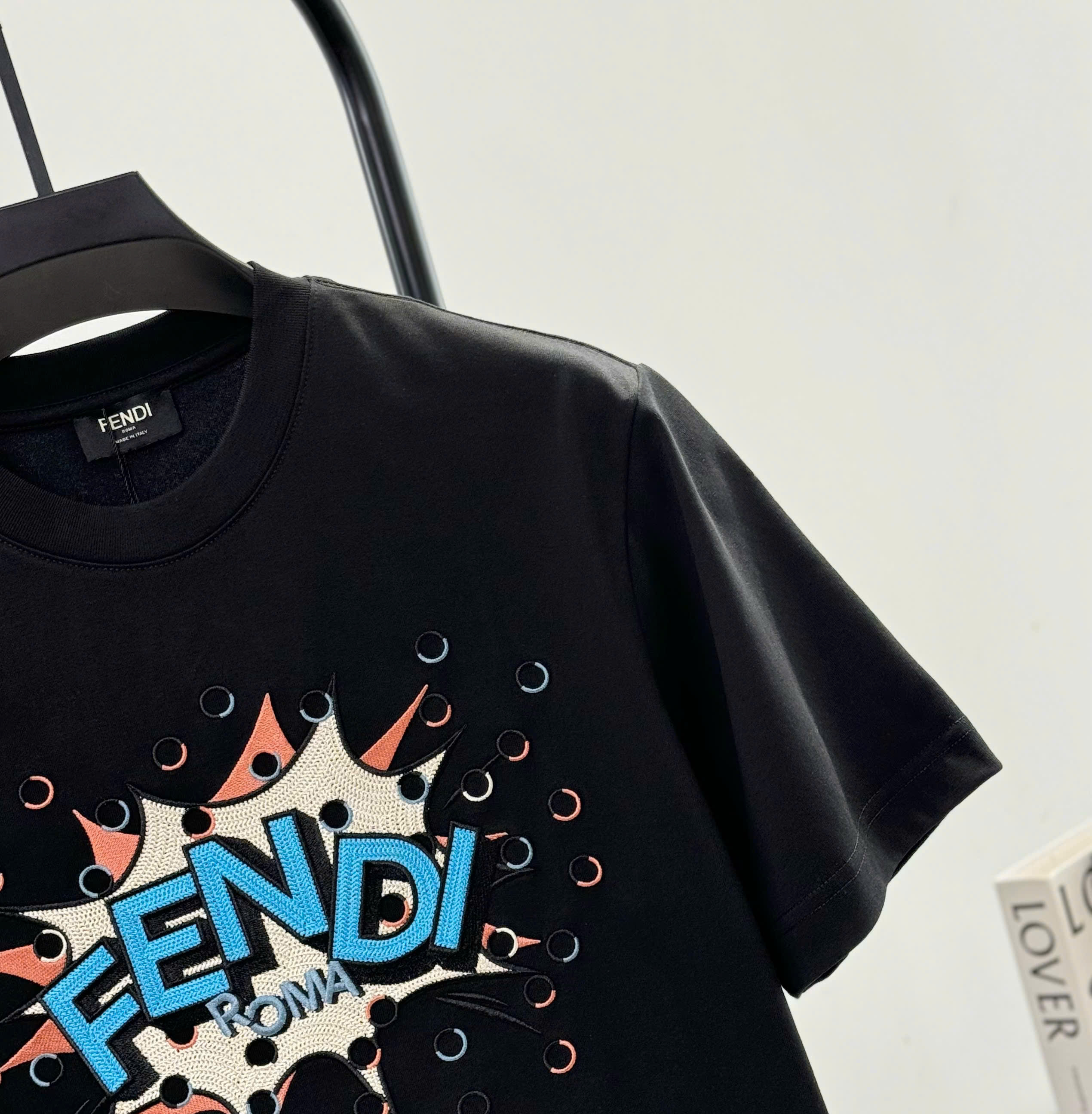 Áo phông T shirt Fendi FD logo thêu wash ngực Like Auth S-L DDT\Đen