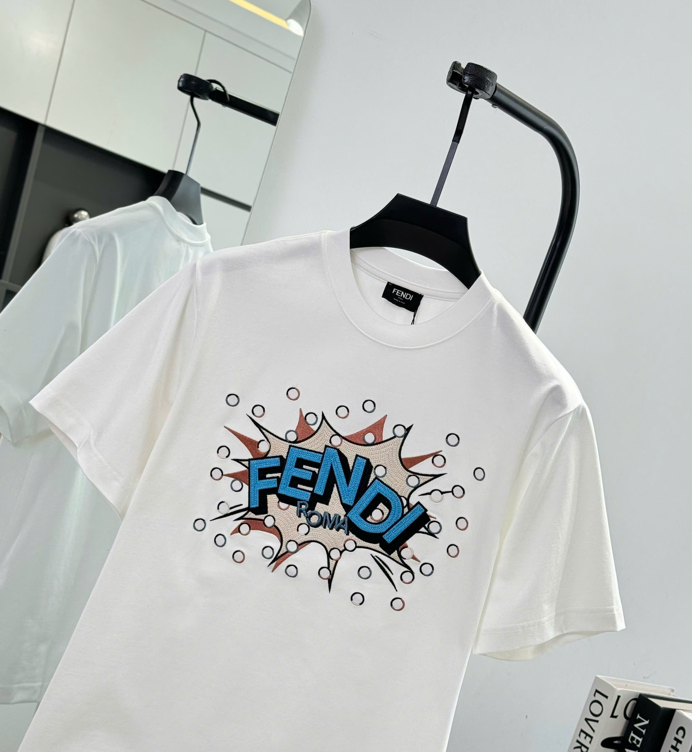 Áo phông T shirt Fendi FD logo thêu wash ngực Like Auth S-L DDT\Trắng