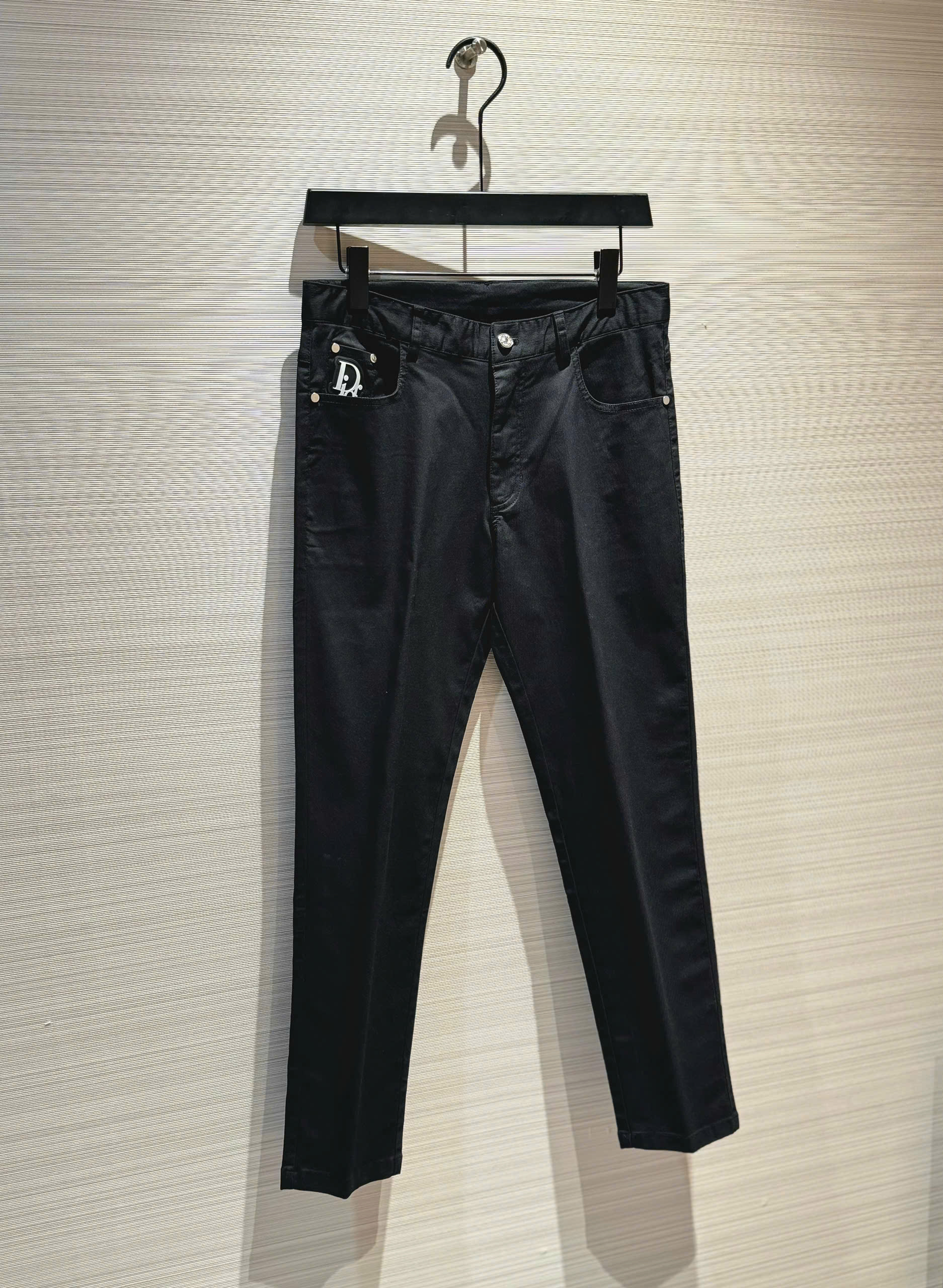 Quần kaki Dior CD Đen logo tag bạc túi sau Like Auth 28-36 DDT