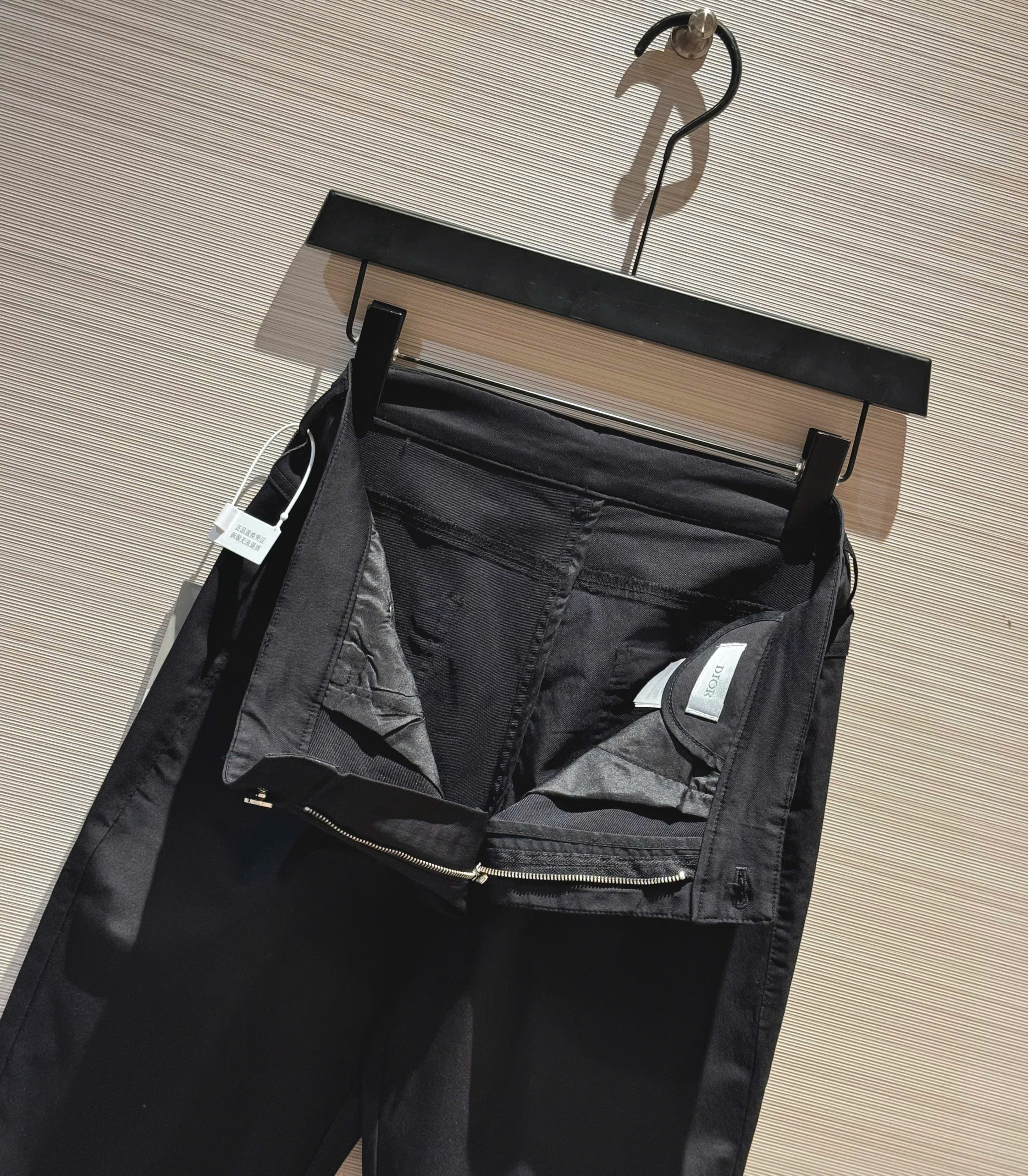 Quần kaki Dior CD Đen logo tag bạc túi sau Like Auth 28-36 DDT