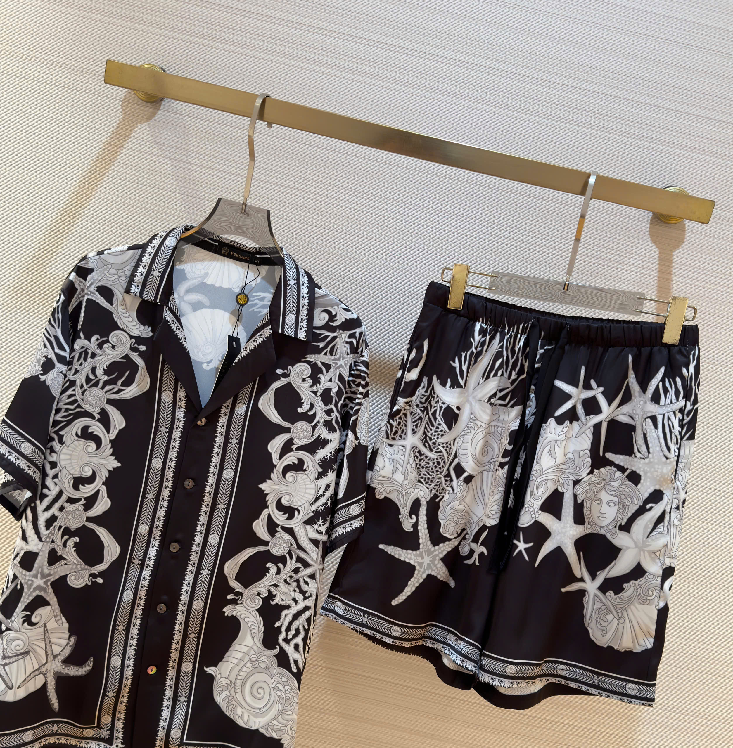 Bộ, Set lụa Versace VS Đen họa tiết Sao biển Like Auth on web DDT