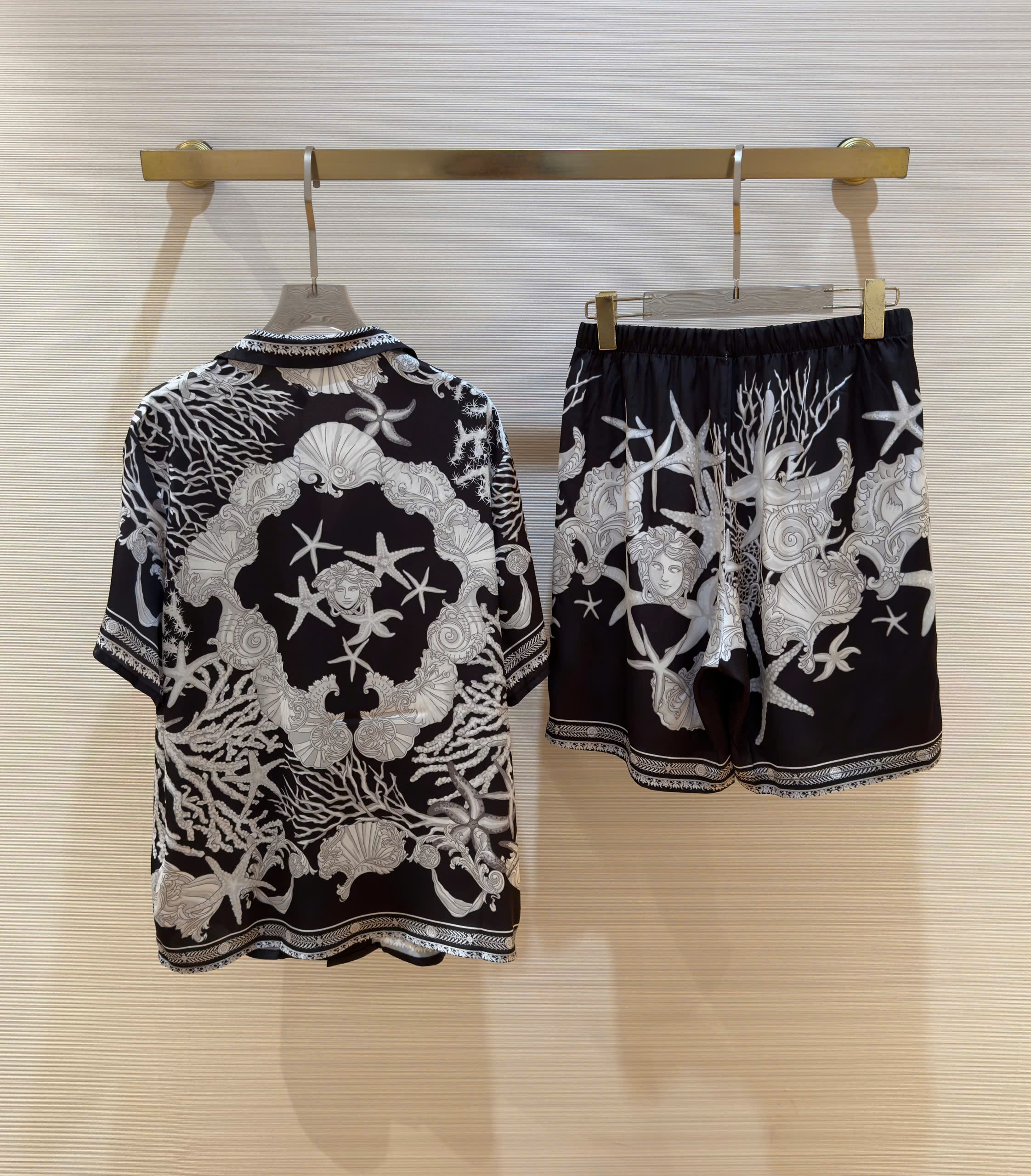 Bộ, Set lụa Versace VS Đen họa tiết Sao biển Like Auth on web DDT