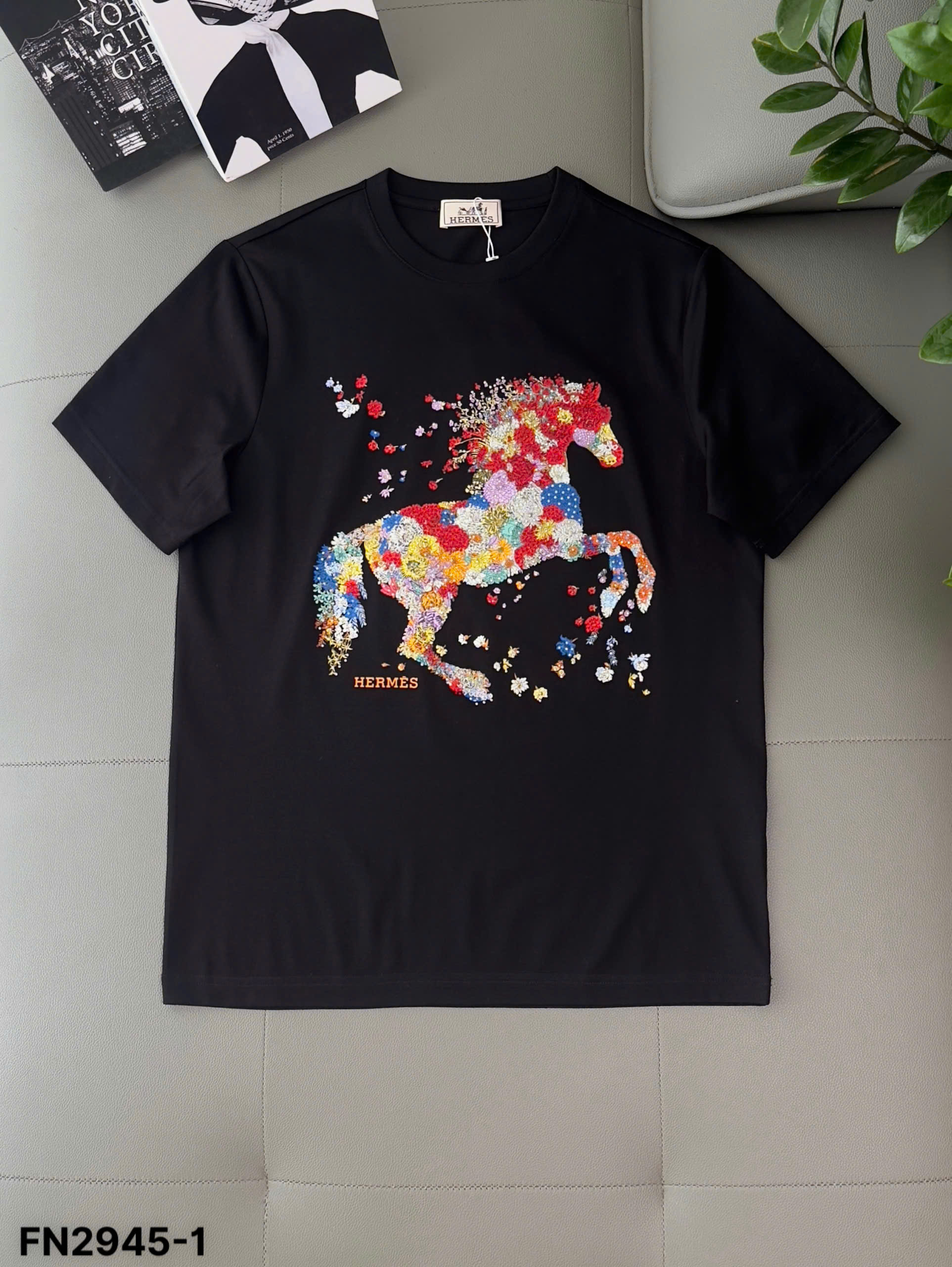 Áo phông T shirt Hermes HM họa tiết Ngựa hoa bay đính đá Like Auth S-XL DDT\Đen