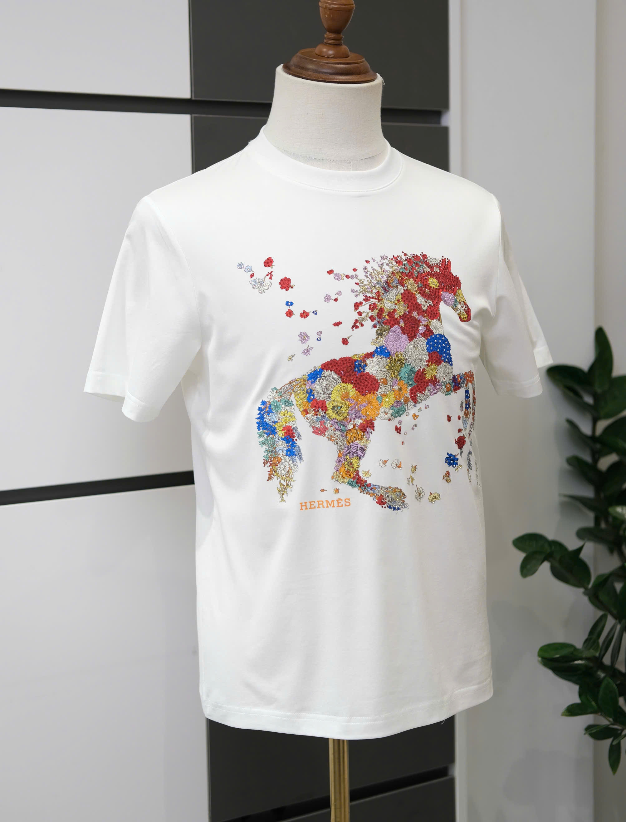 Áo phông T shirt Hermes HM họa tiết Ngựa hoa bay đính đá Like Auth S-XL DDT\Trắng