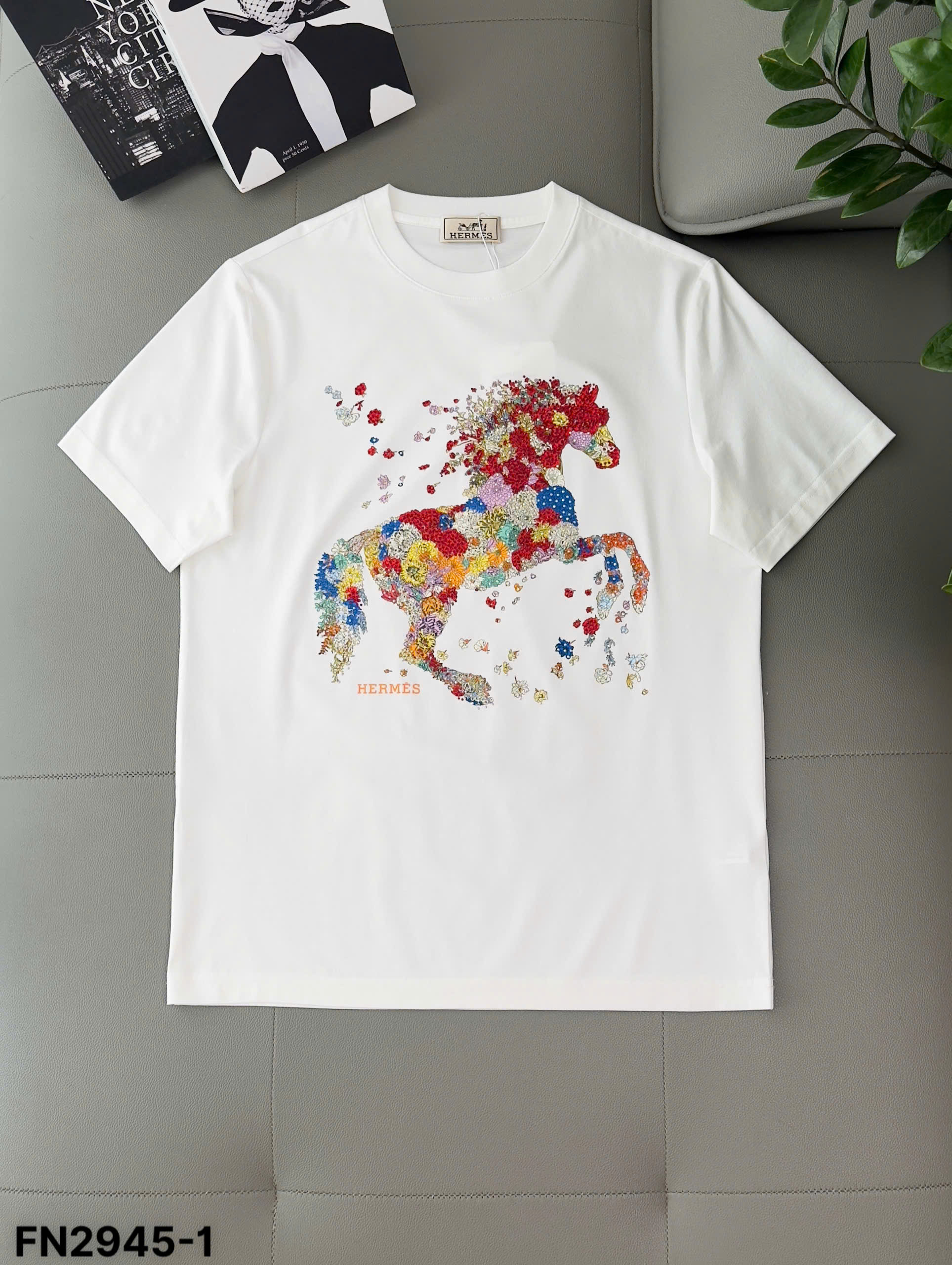 Áo phông T shirt Hermes HM họa tiết Ngựa hoa bay đính đá Like Auth S-XL DDT\Trắng
