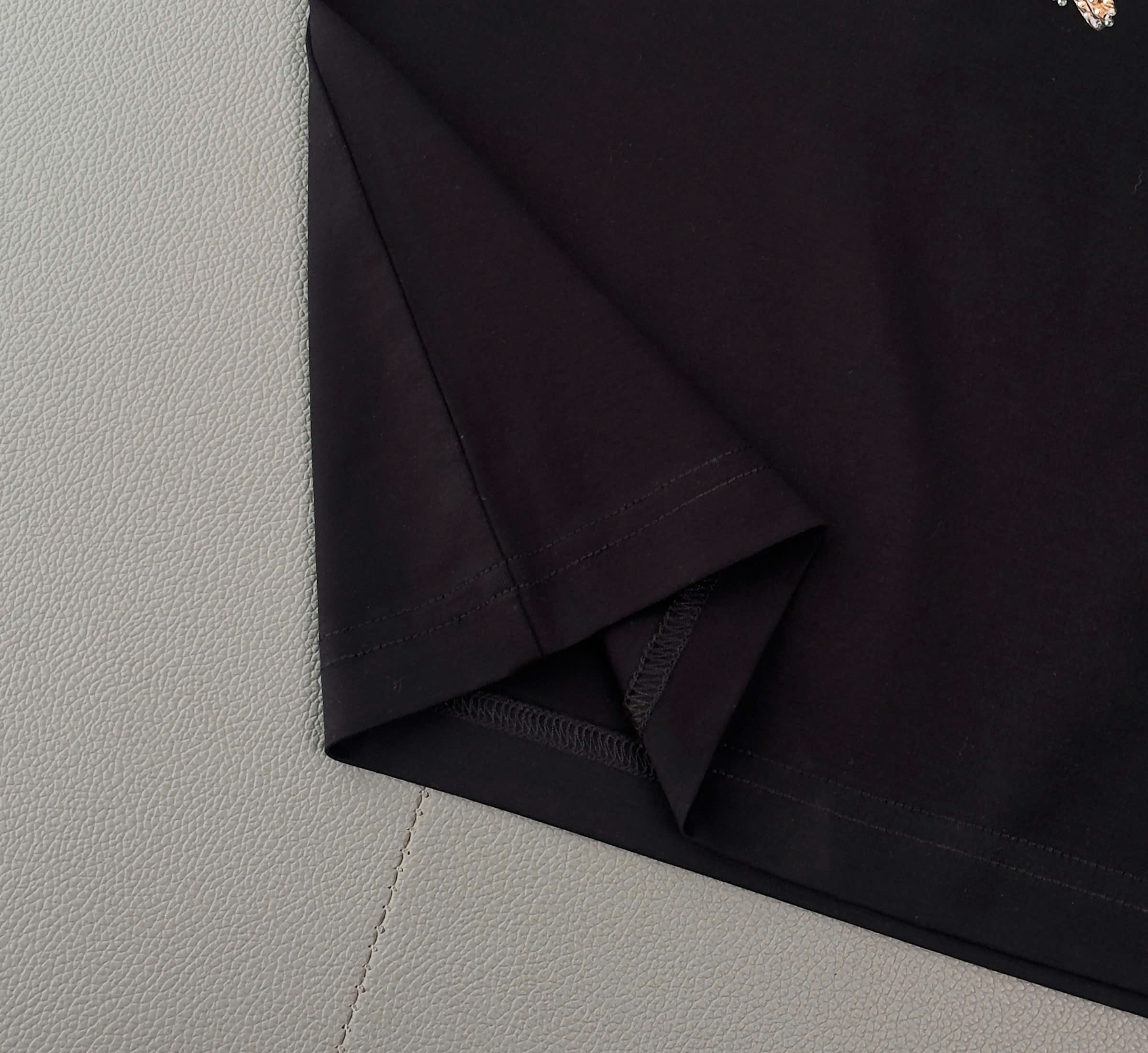 Áo phông T shirt Hermes HM họa tiết Ngựa Phi đình hạt cườm Like Auth S-XL DDT\Đen