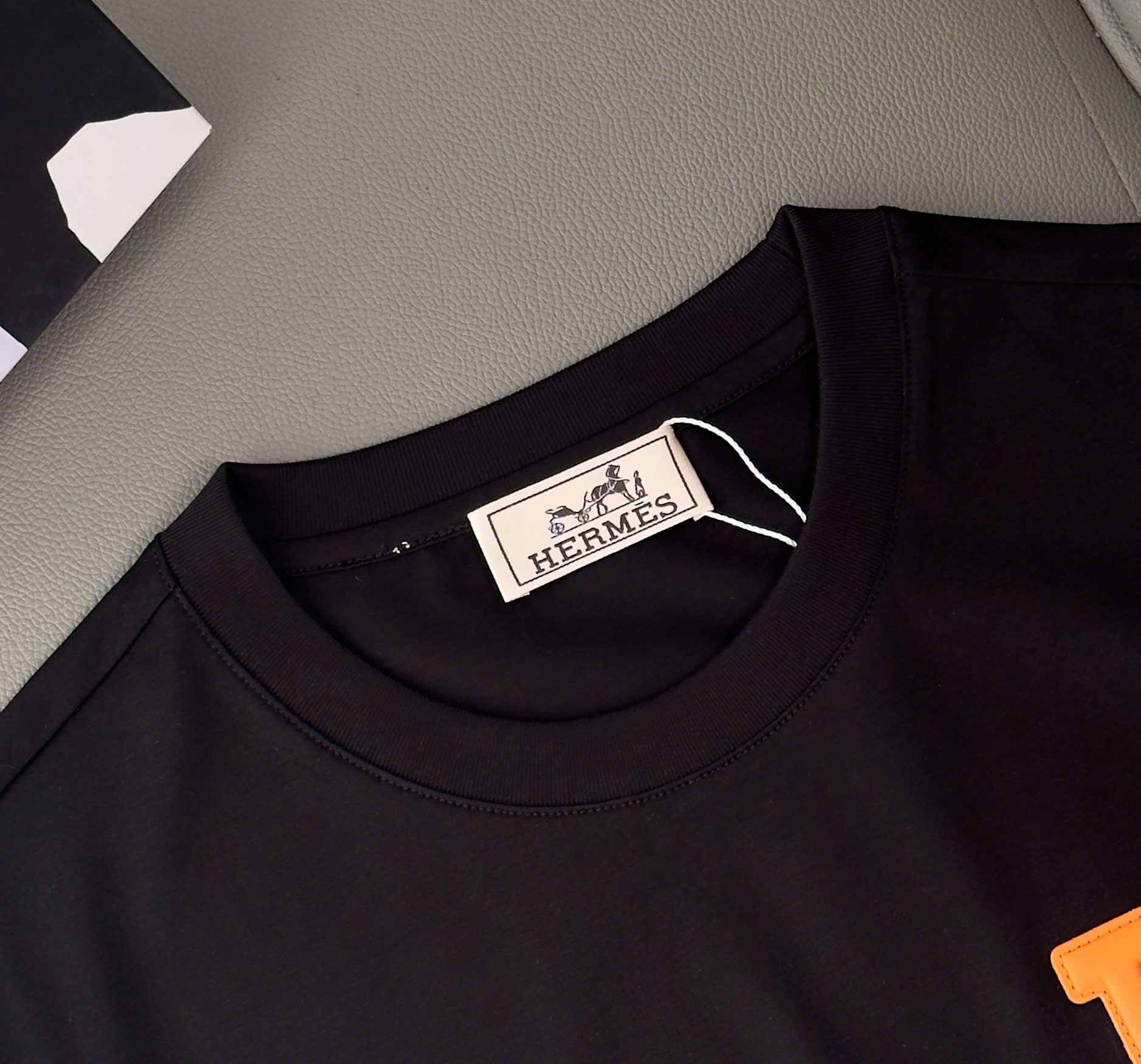 Áo phông T shirt Hermes HM logo chữ H tag da ngực Like Auth S-XL DDT\Đen