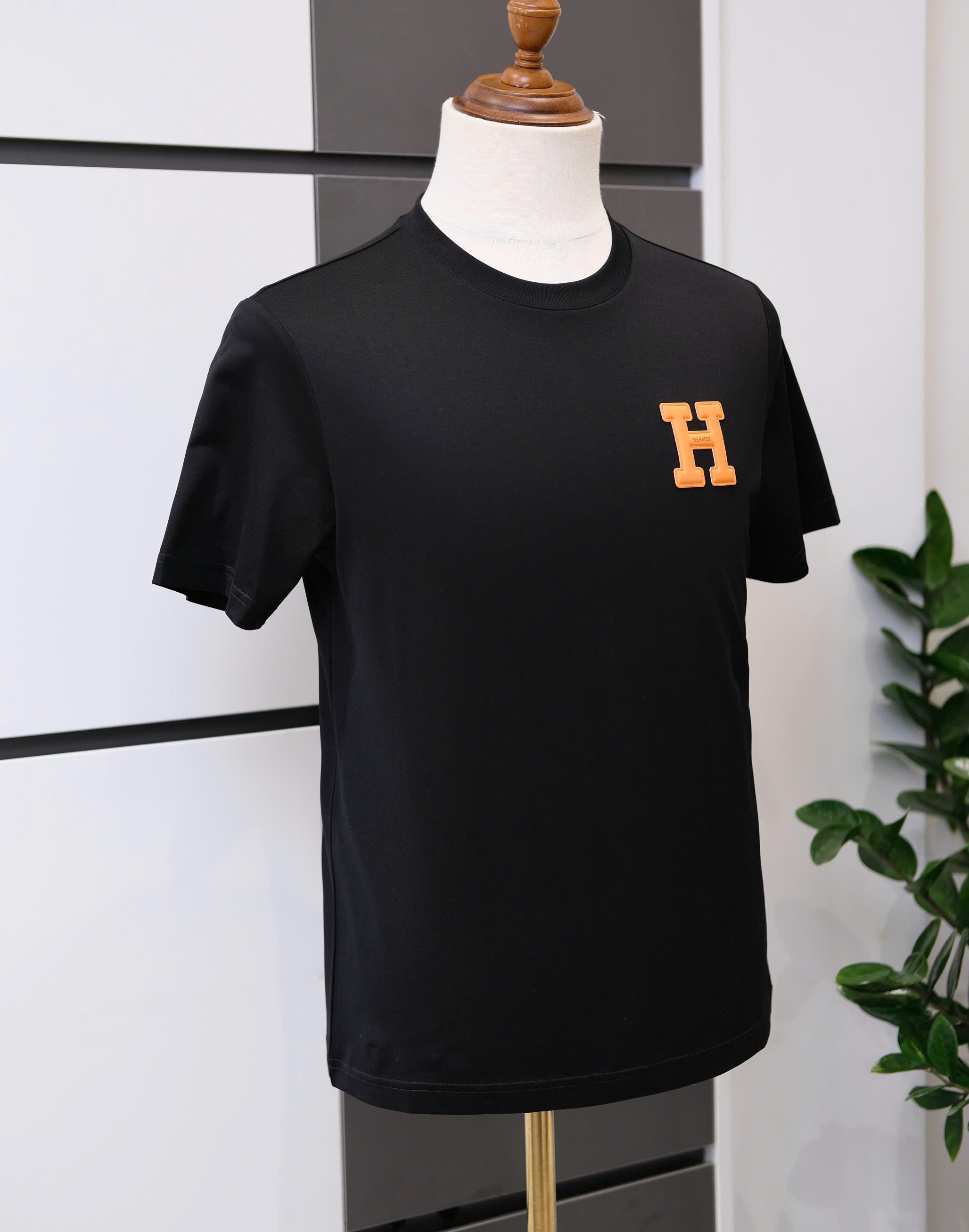 Áo phông T shirt Hermes HM logo chữ H tag da ngực Like Auth S-XL DDT\Đen