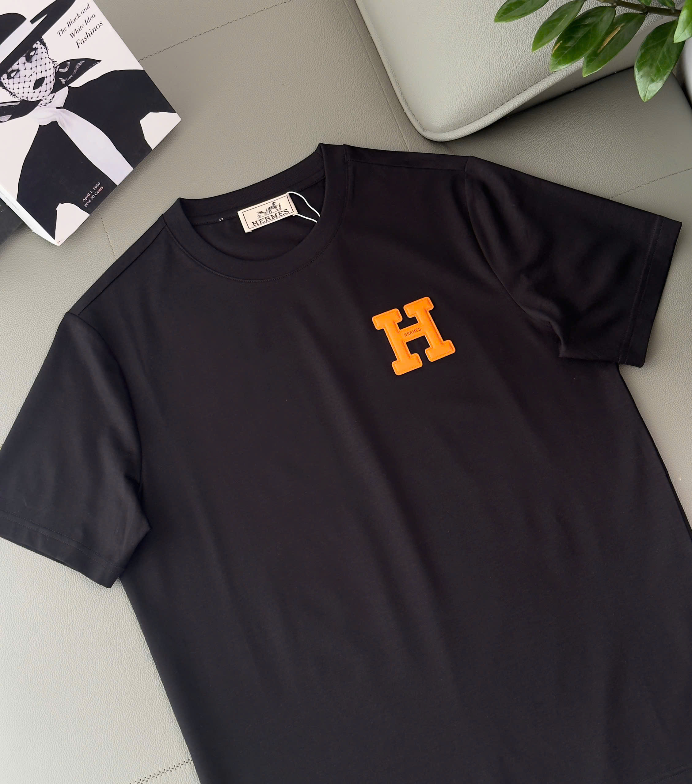 Áo phông T shirt Hermes HM logo chữ H tag da ngực Like Auth S-XL DDT\Đen