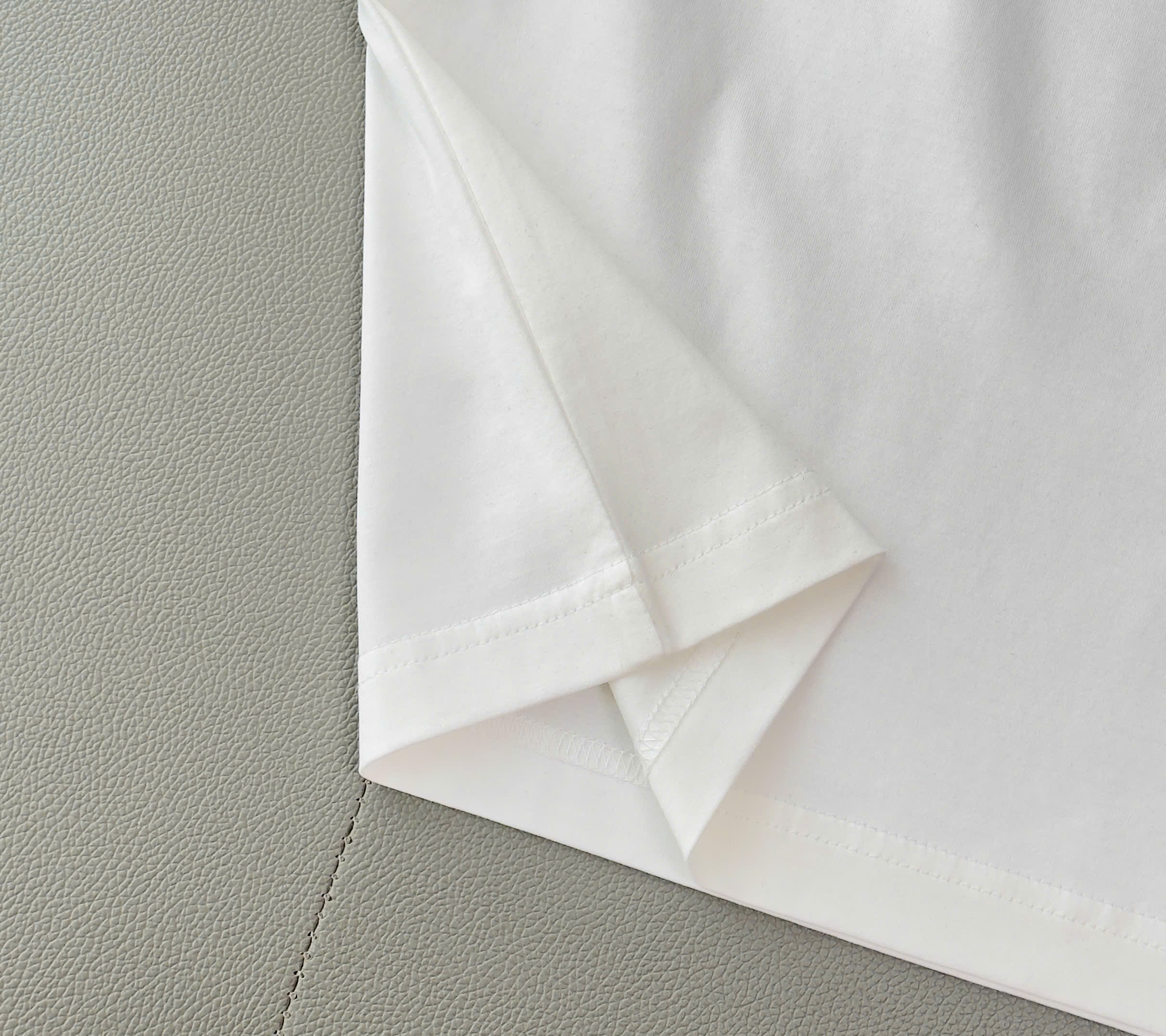 Áo phông T shirt Hermes HM logo chữ H tag da ngực Like Auth S-XL DDT\trắng