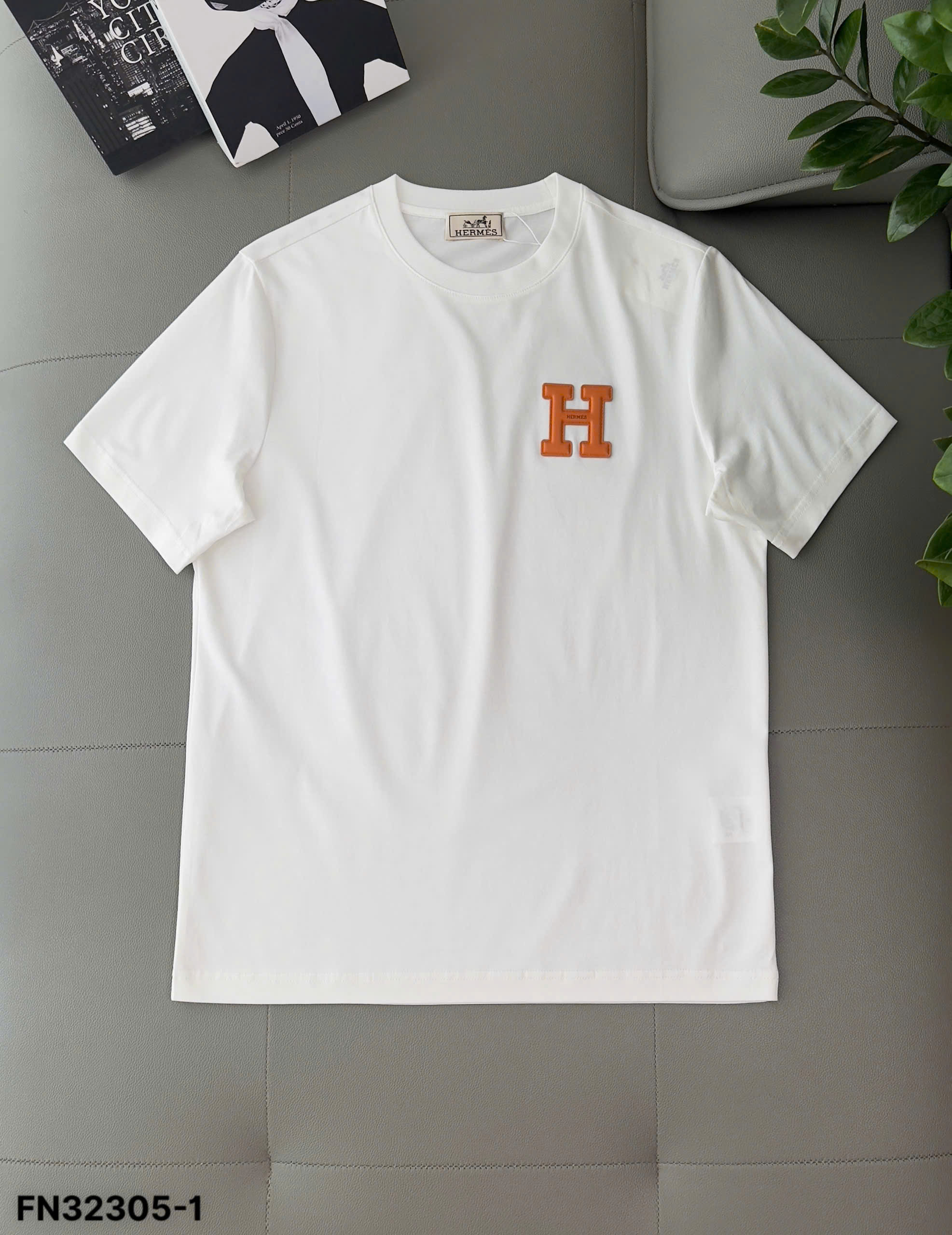 Áo phông T shirt Hermes HM logo chữ H tag da ngực Like Auth S-XL DDT\trắng