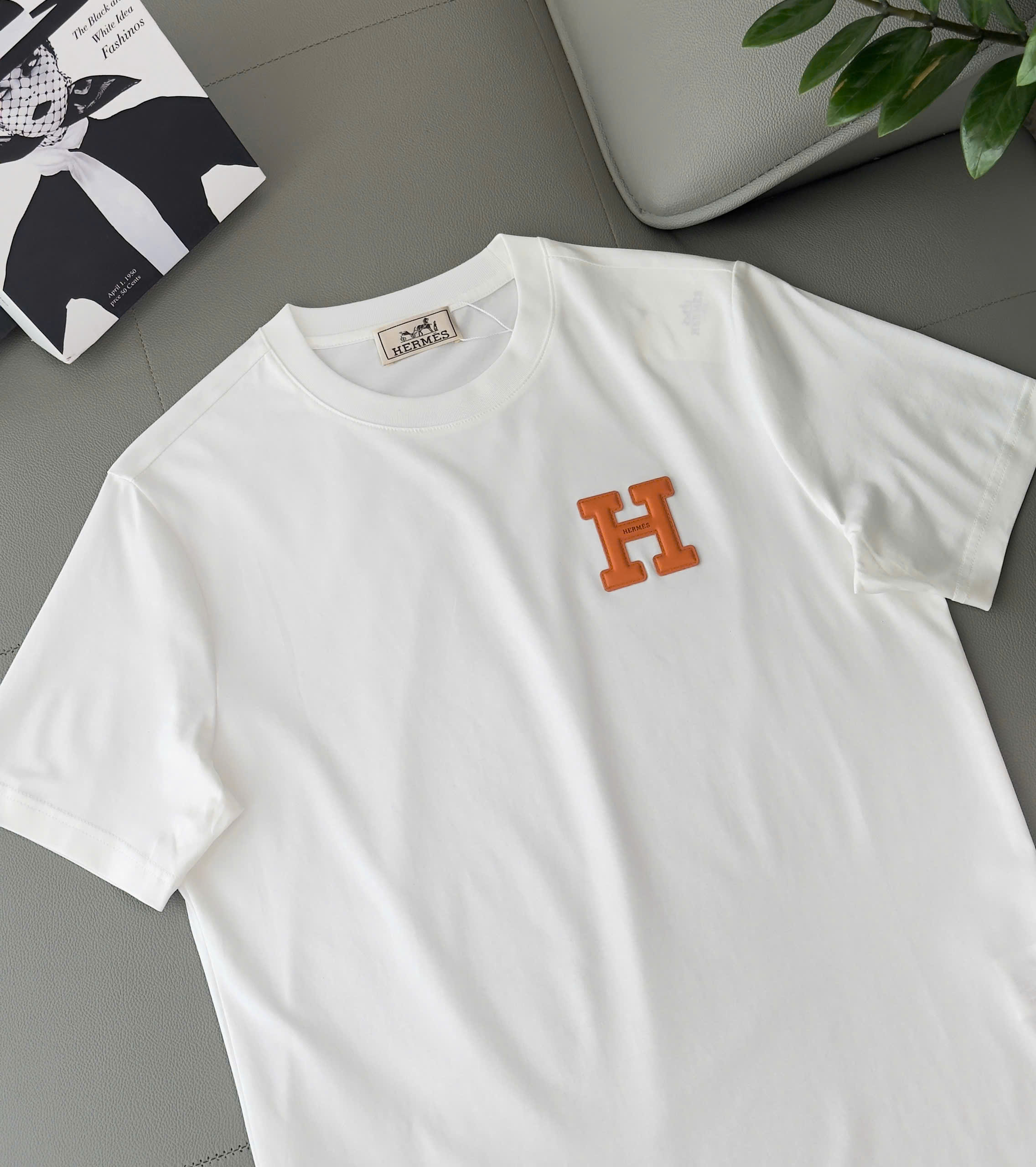 Áo phông T shirt Hermes HM logo chữ H tag da ngực Like Auth S-XL DDT\trắng