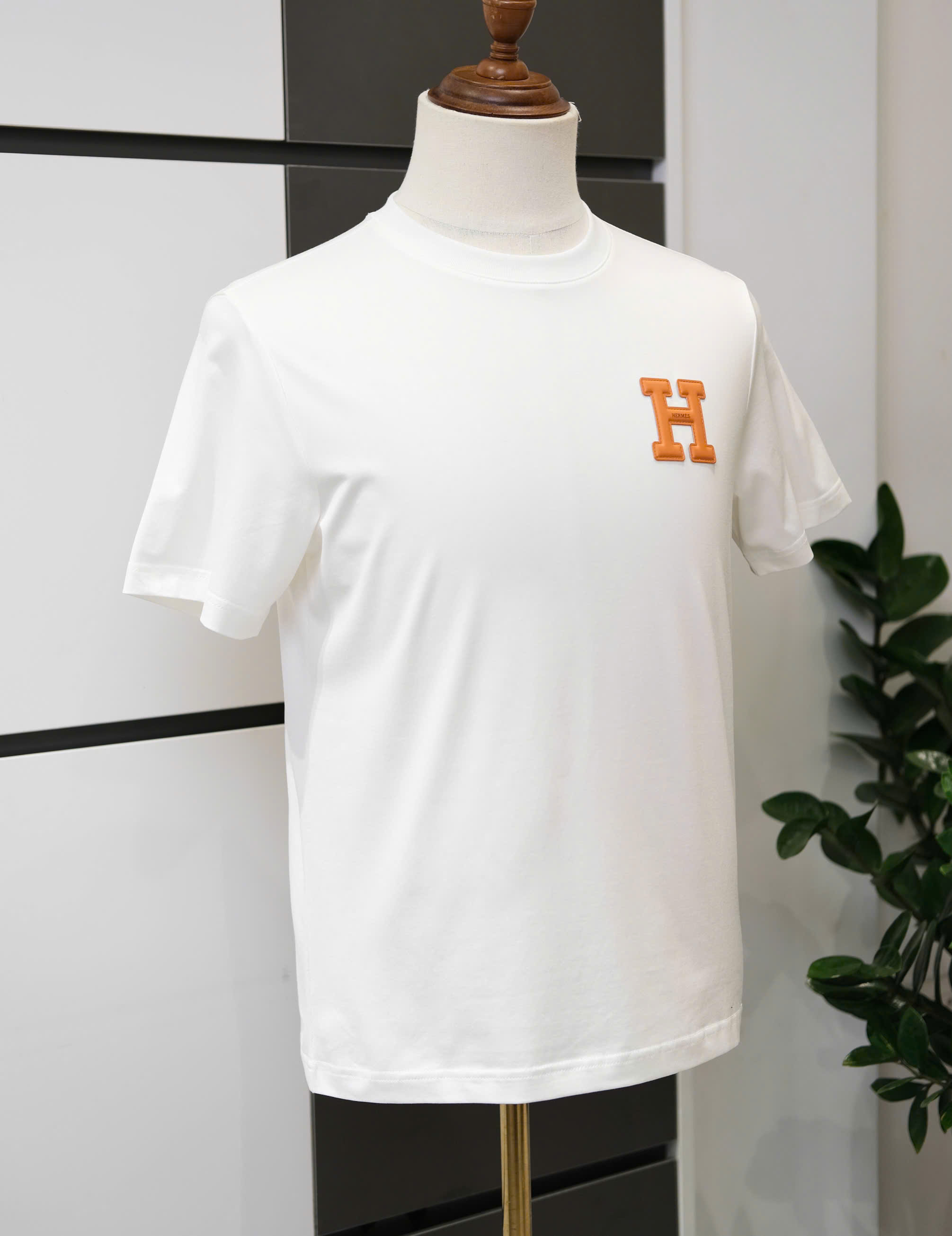 Áo phông T shirt Hermes HM logo chữ H tag da ngực Like Auth S-XL DDT\trắng