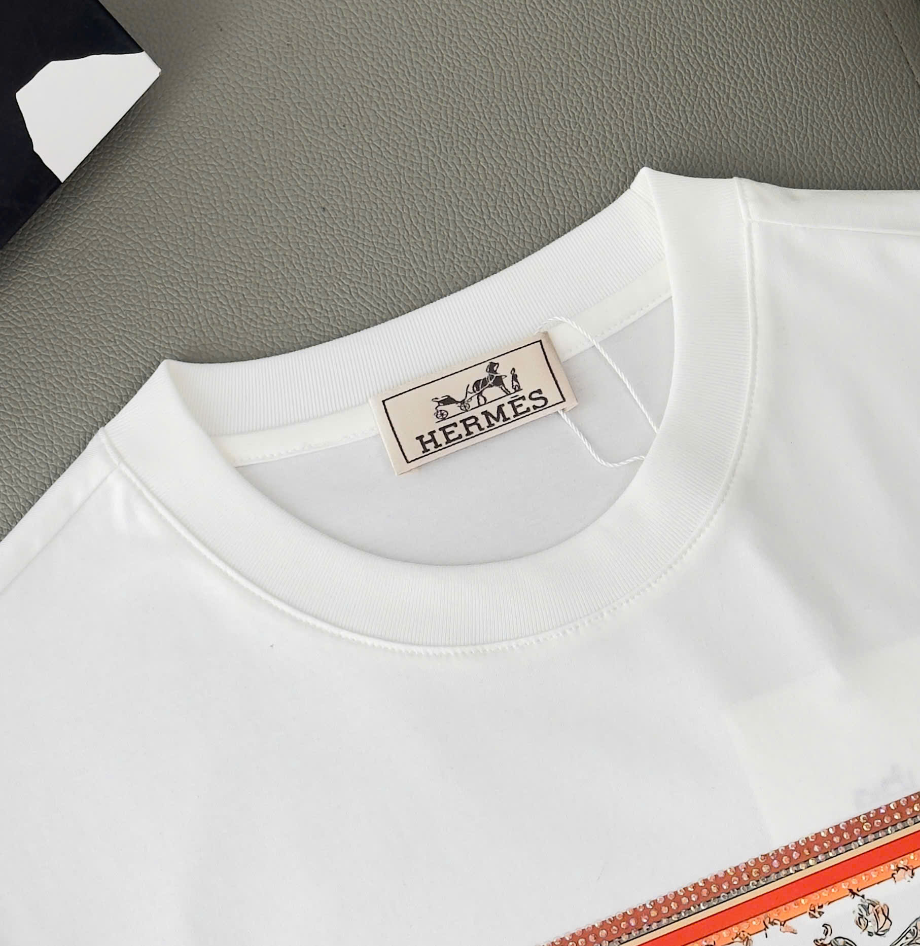 Áo phông T shirt Hermes HM wash ô vuông Cam ngực hình đính đá Like Auth S-XL DDT