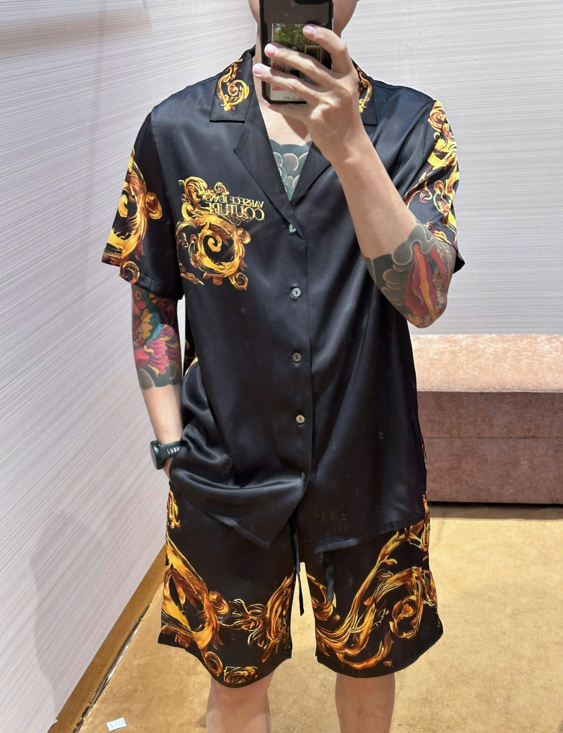 Bộ, Set lụa Versace VS Đen họa tiết hoa văn quý tộc Vàng Like Auth on web DDT