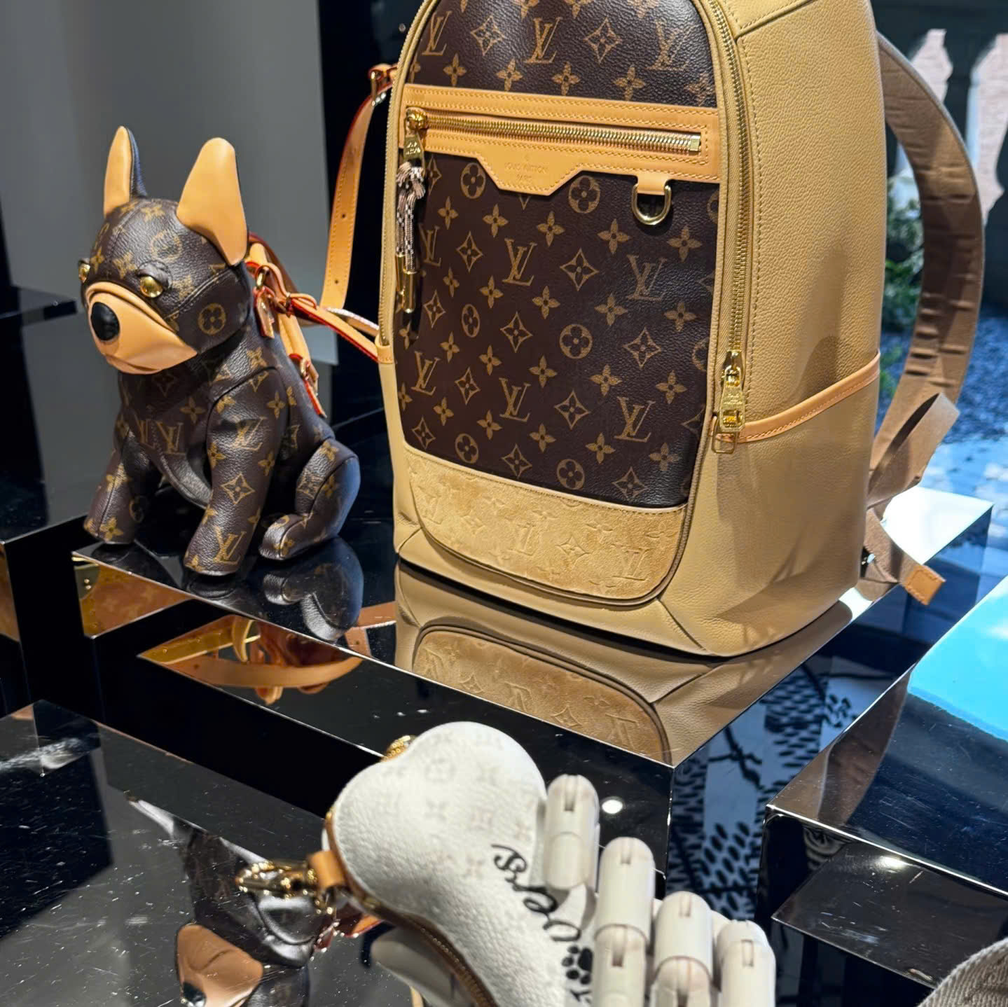 Balo Louis Vuitton LV Outdoor Backpack Nâu Be phối da lộn Like Auth PLD