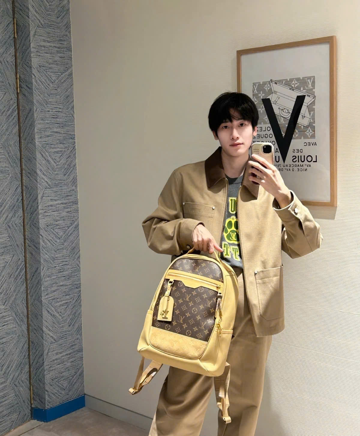 Balo Louis Vuitton LV Outdoor Backpack Nâu Be phối da lộn Like Auth PLD