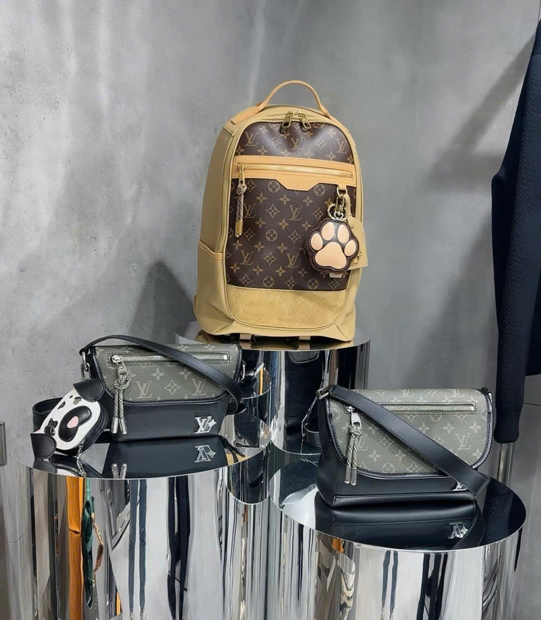 Balo Louis Vuitton LV Outdoor Backpack Nâu Be phối da lộn Like Auth PLD